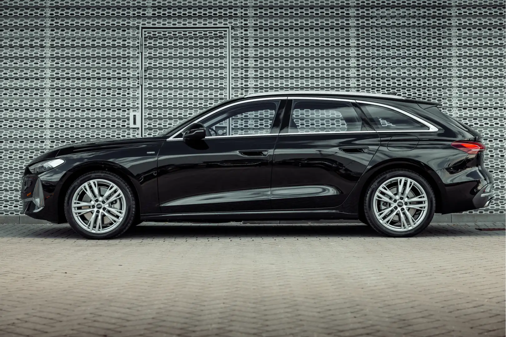 Audi A5 Avant 2.0 e-hybrid 299pk quattro Advanced edition Noir - 2
