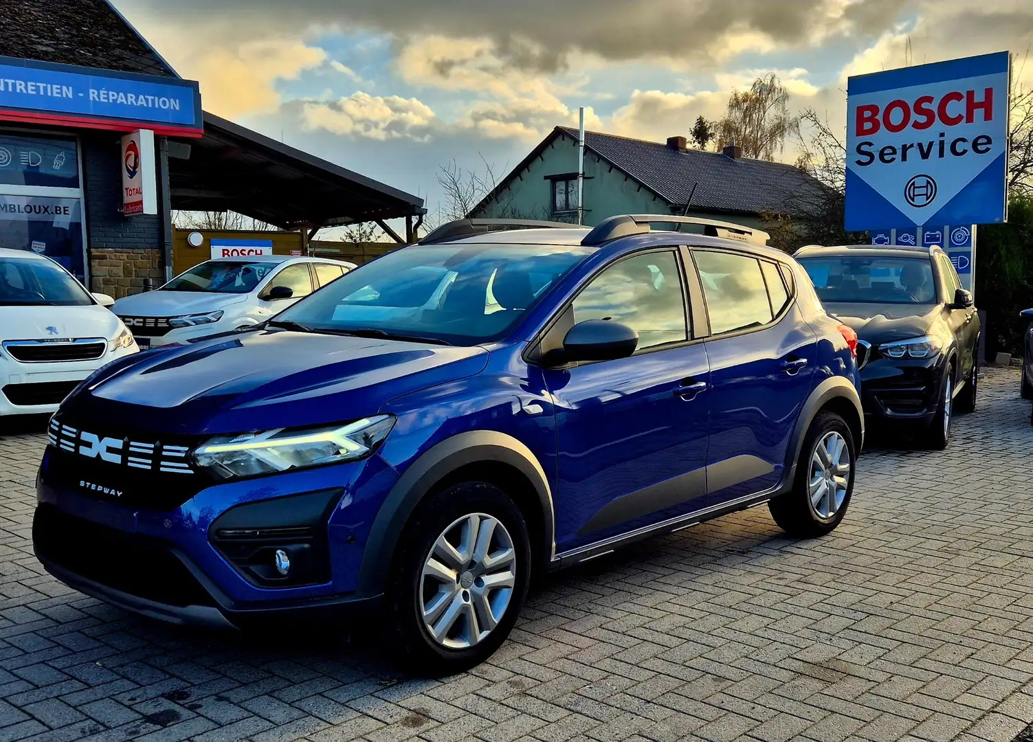 Dacia Sandero Sandero Stepway 1.0 TCe Expression AUTOMATIQUE Bleu - 1