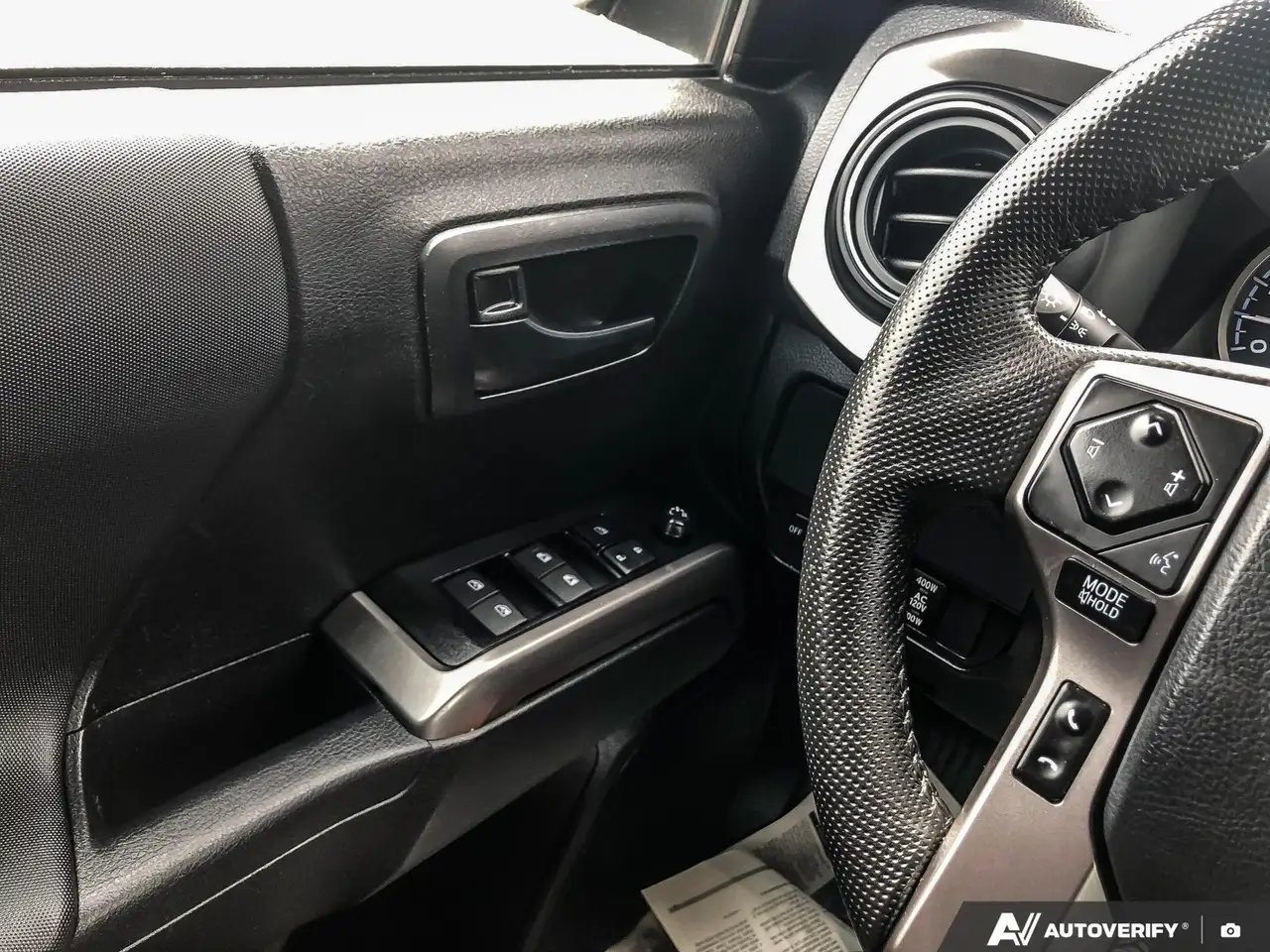 Toyota Tacoma снимка Toyota Tacoma