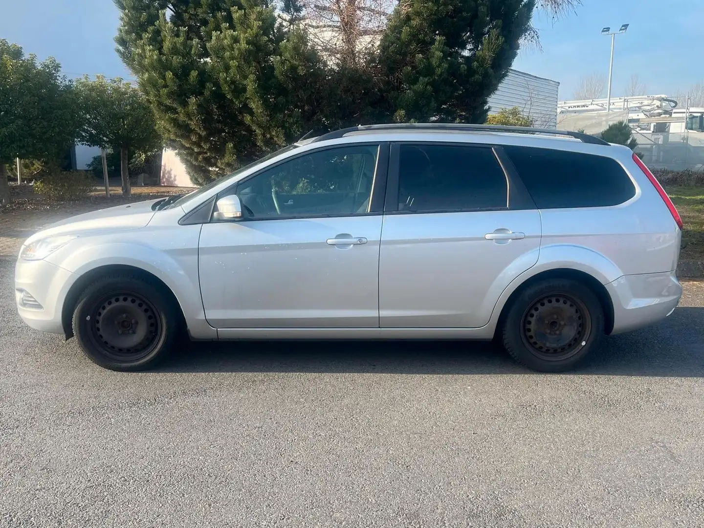 Ford Focus Turnier Style + Silber - 2