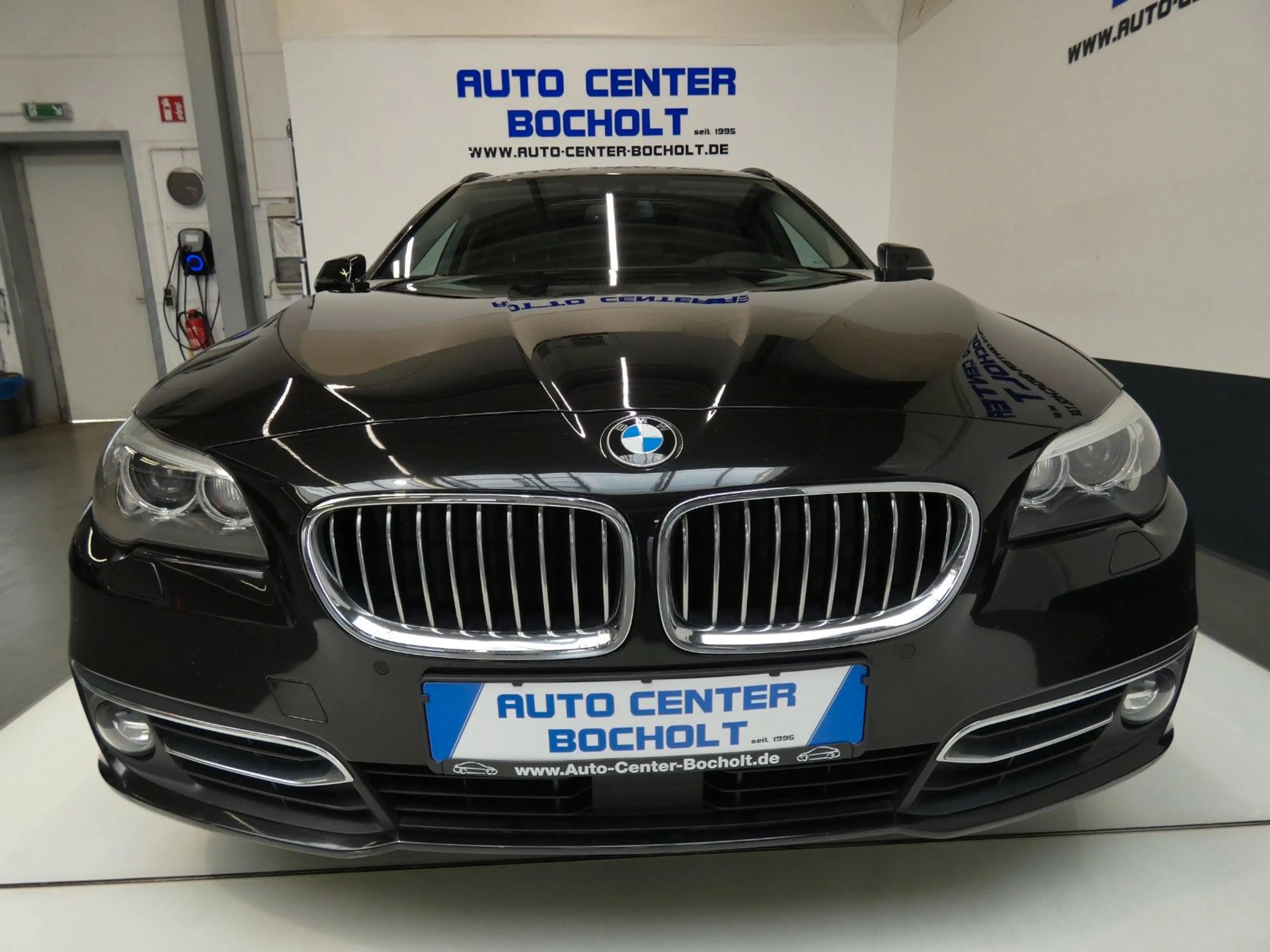 BMW 525 d*NaviProf*Leder*RFK*Panorama*AHK*PDC*LM19