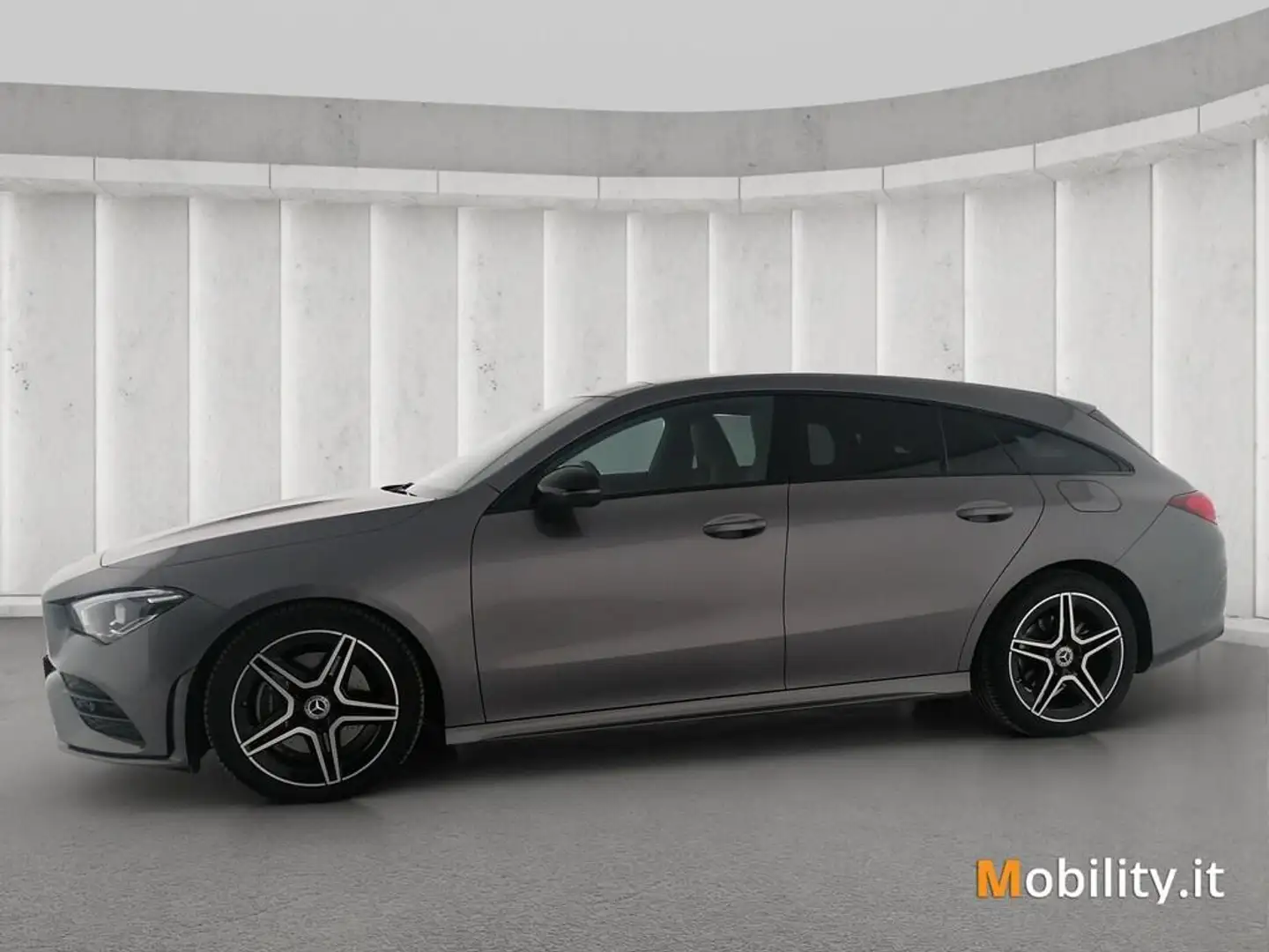 Mercedes-Benz CLA 200 Shooting Brake d Premium auto Grau - 2