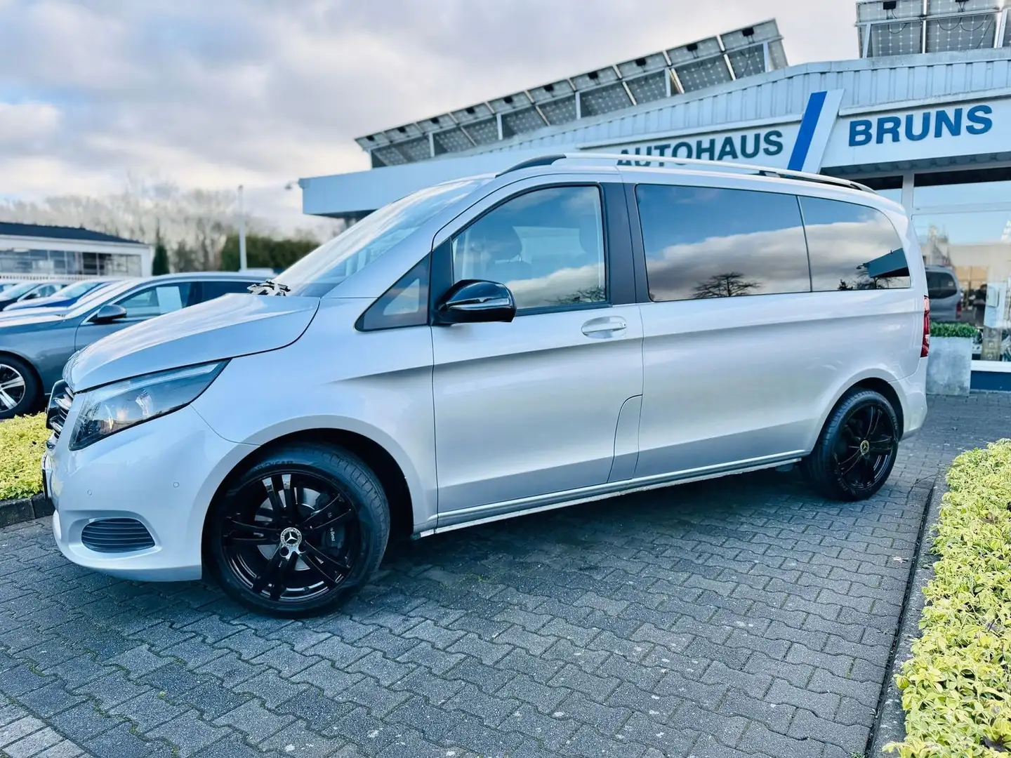 Mercedes-Benz V 250 d K NIGHT - Automa, Distronic, RFK, AHK, Navi, SHZ Argent - 2