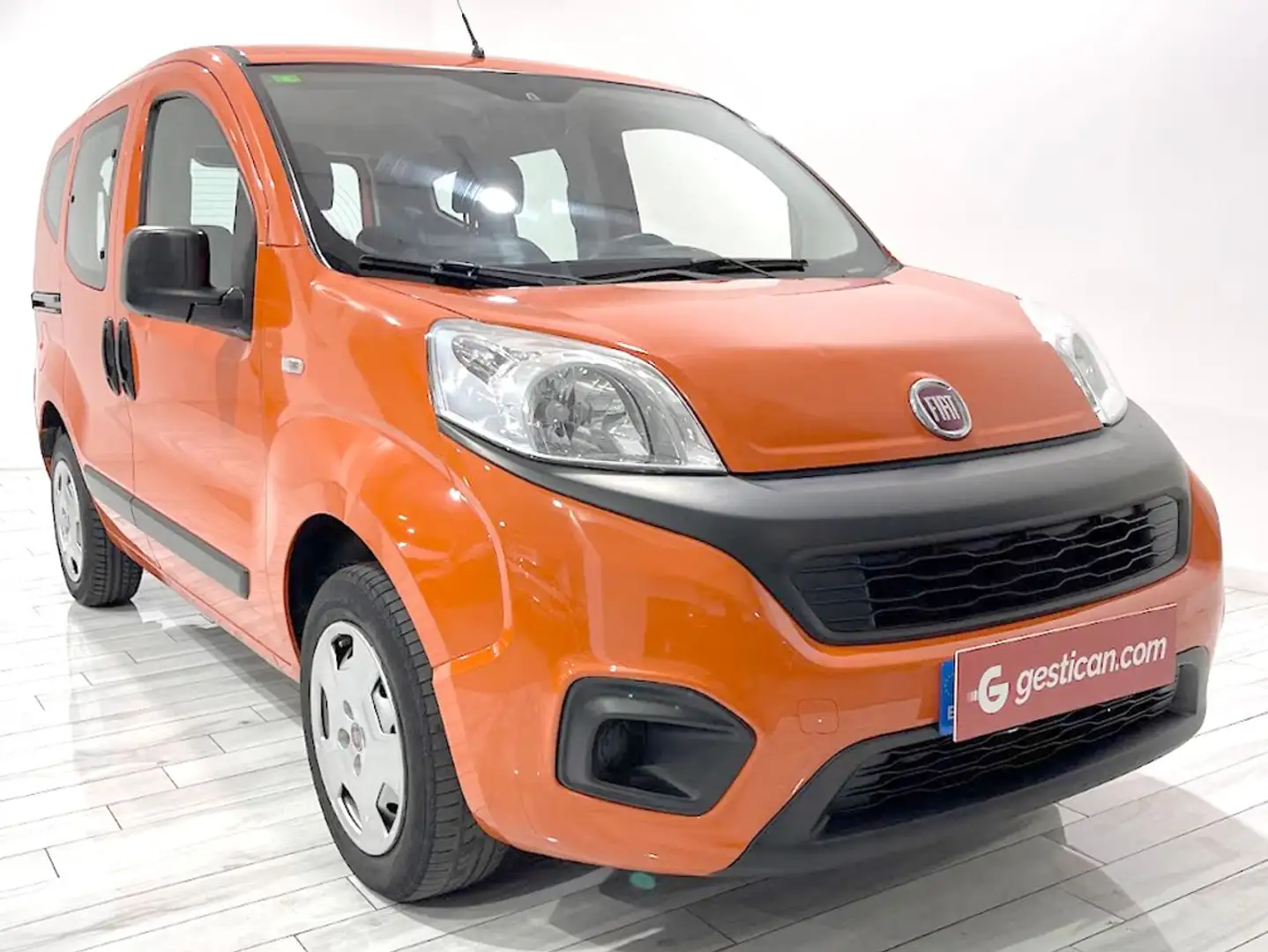 Fiat Qubo 1.4 Easy Naranja - 2