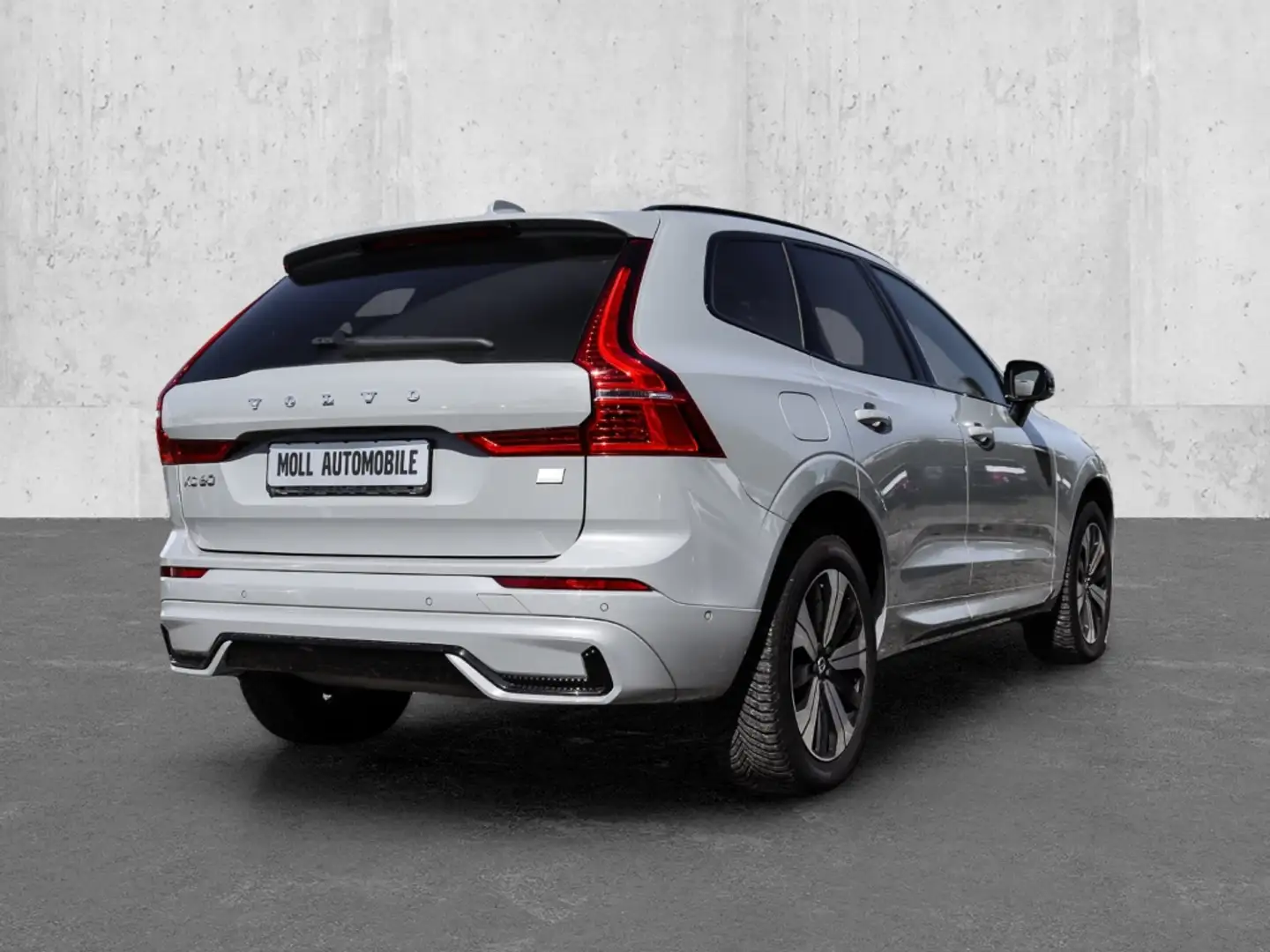 Volvo XC60 Plus Dark Recharge Plug-In Hybrid AWD T8 Twin Engi Grau - 2