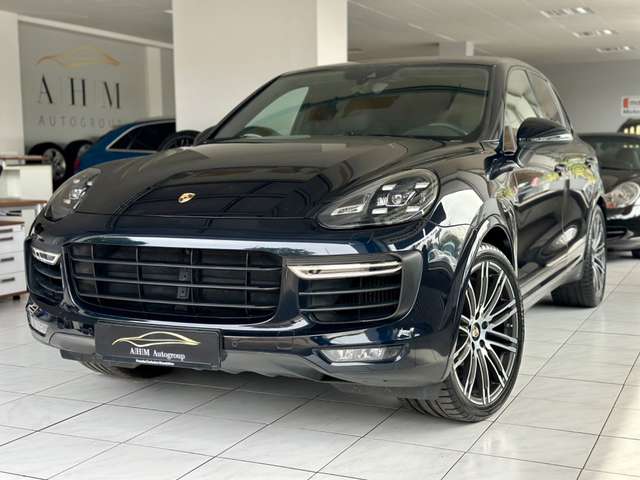 Imagine Porsche Cayenne Turbo 4.8/Chrono/S-Dach/22"/R-Cam/S-Heft