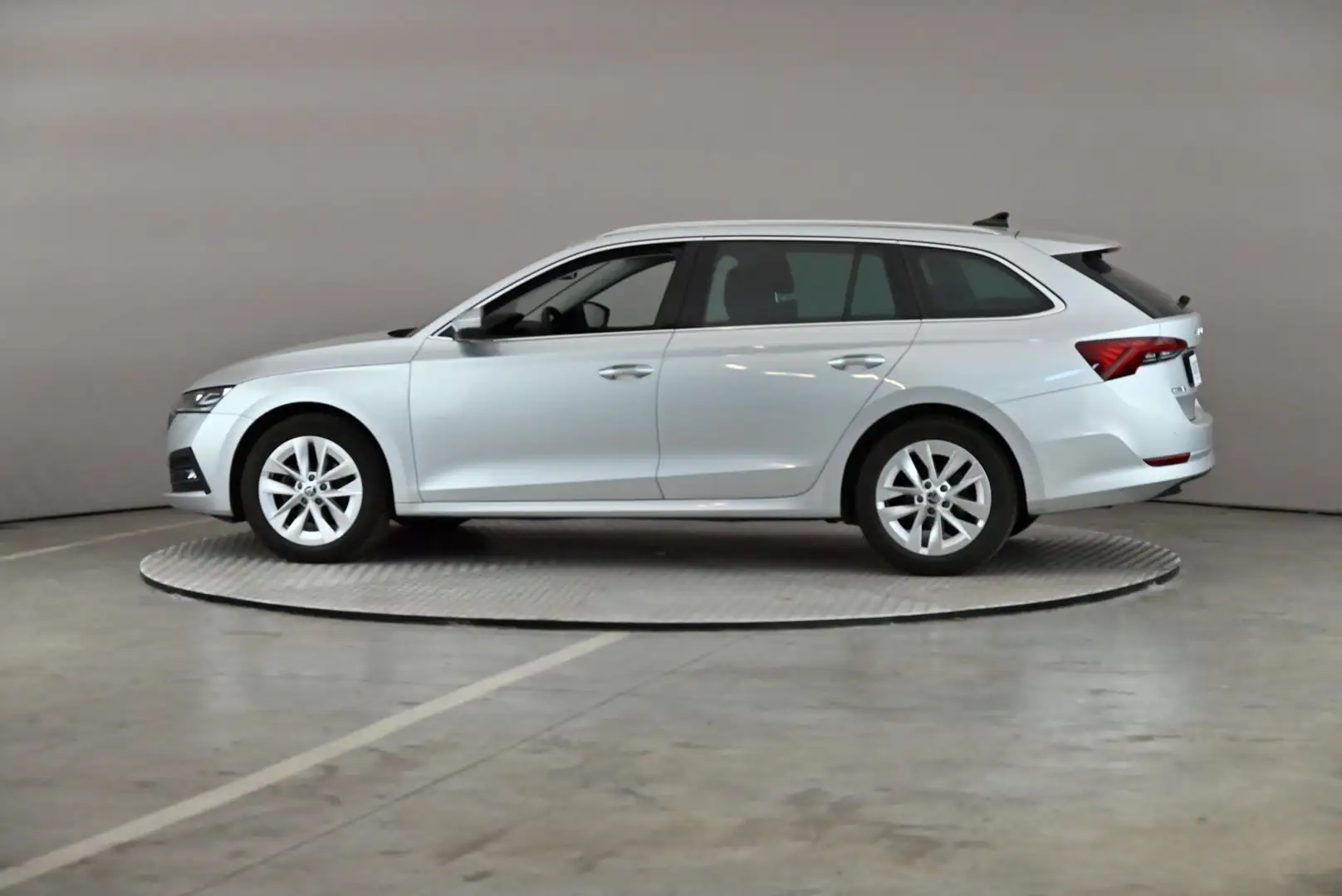 Skoda Octavia Combi 2.0 CR TDi DSG Style Launch LEDER/STOF LED G Argent - 2