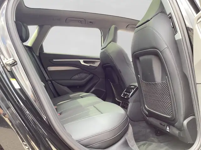 Audi A6 view 6