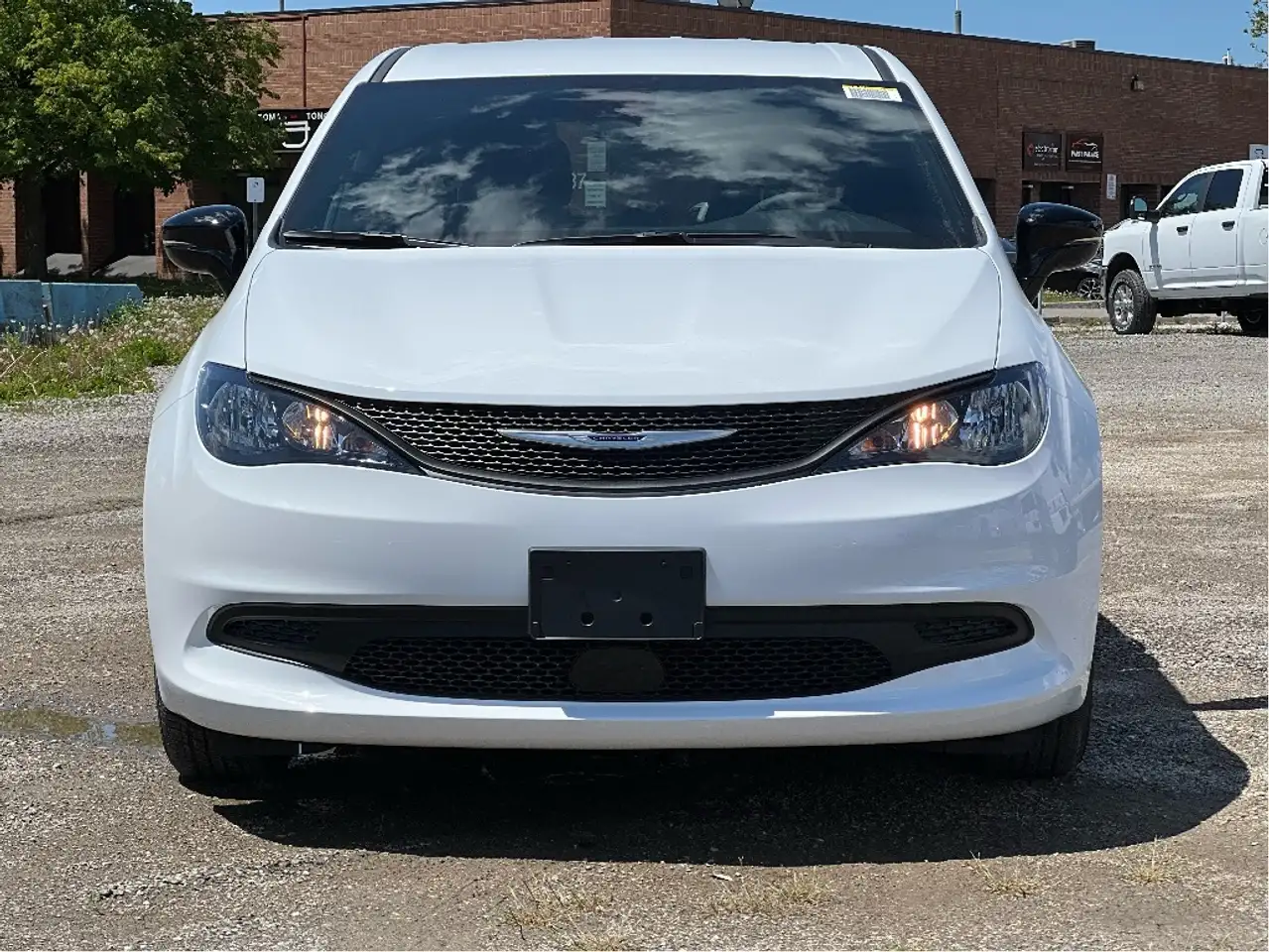 Chrysler Grand Caravan снимка Chrysler Grand Caravan