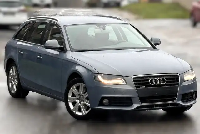 Audi A4 Ambition  Navi AHK Xenon Spurhalteassis SHZ PDC