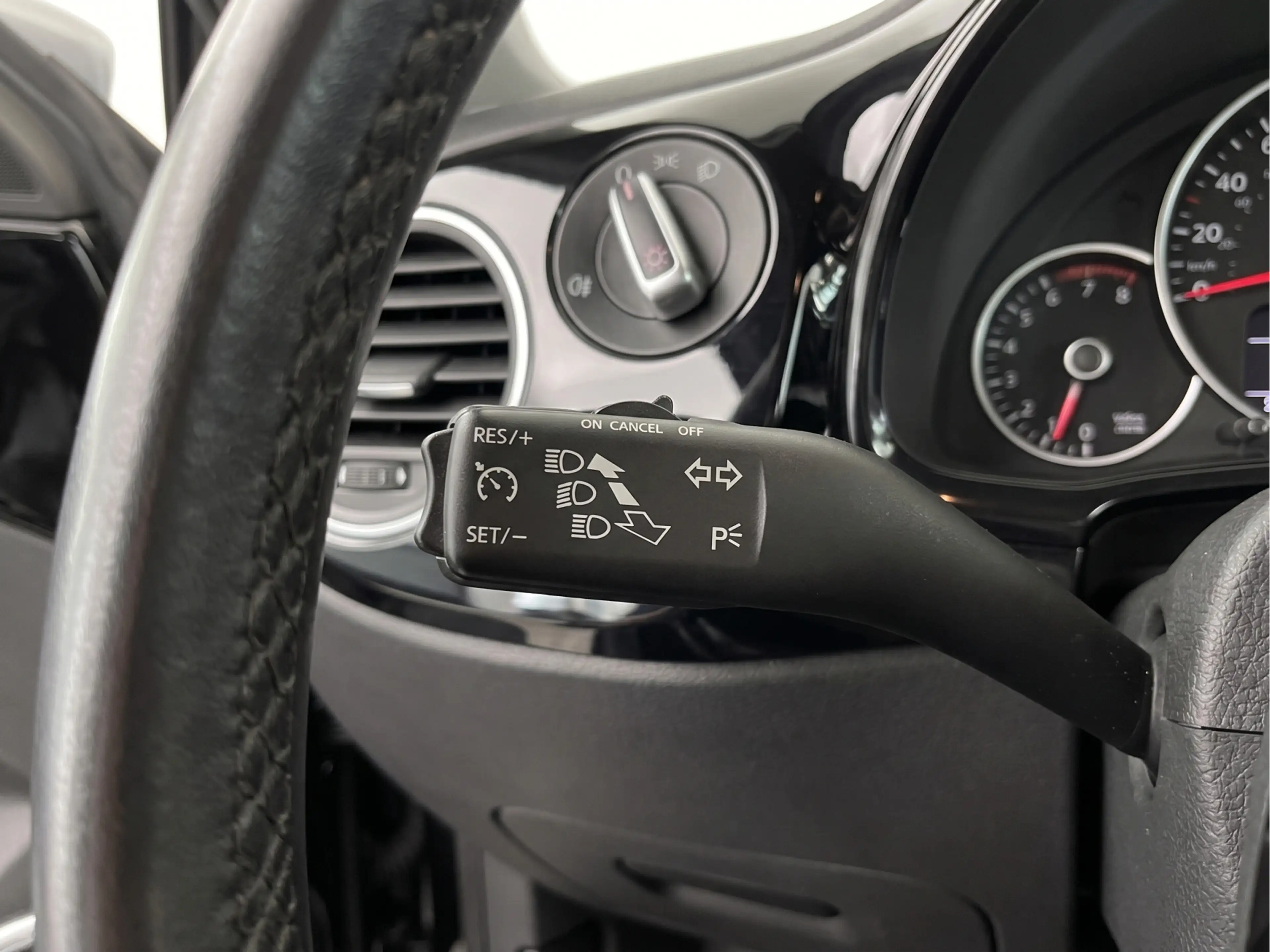 Volkswagen Beetle 1.2 TSI Design — photo 13