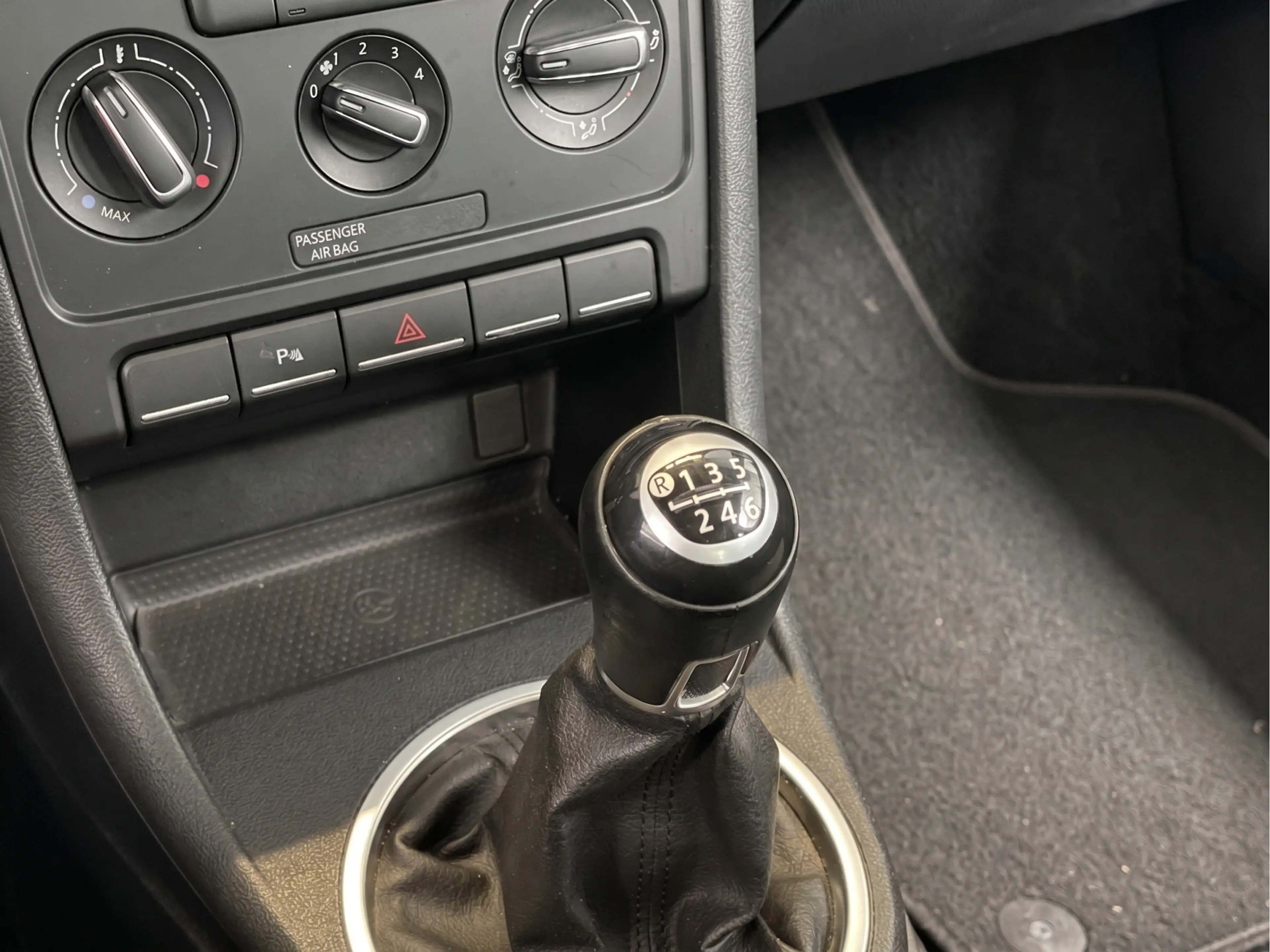 Volkswagen Beetle 1.2 TSI Design — photo 21