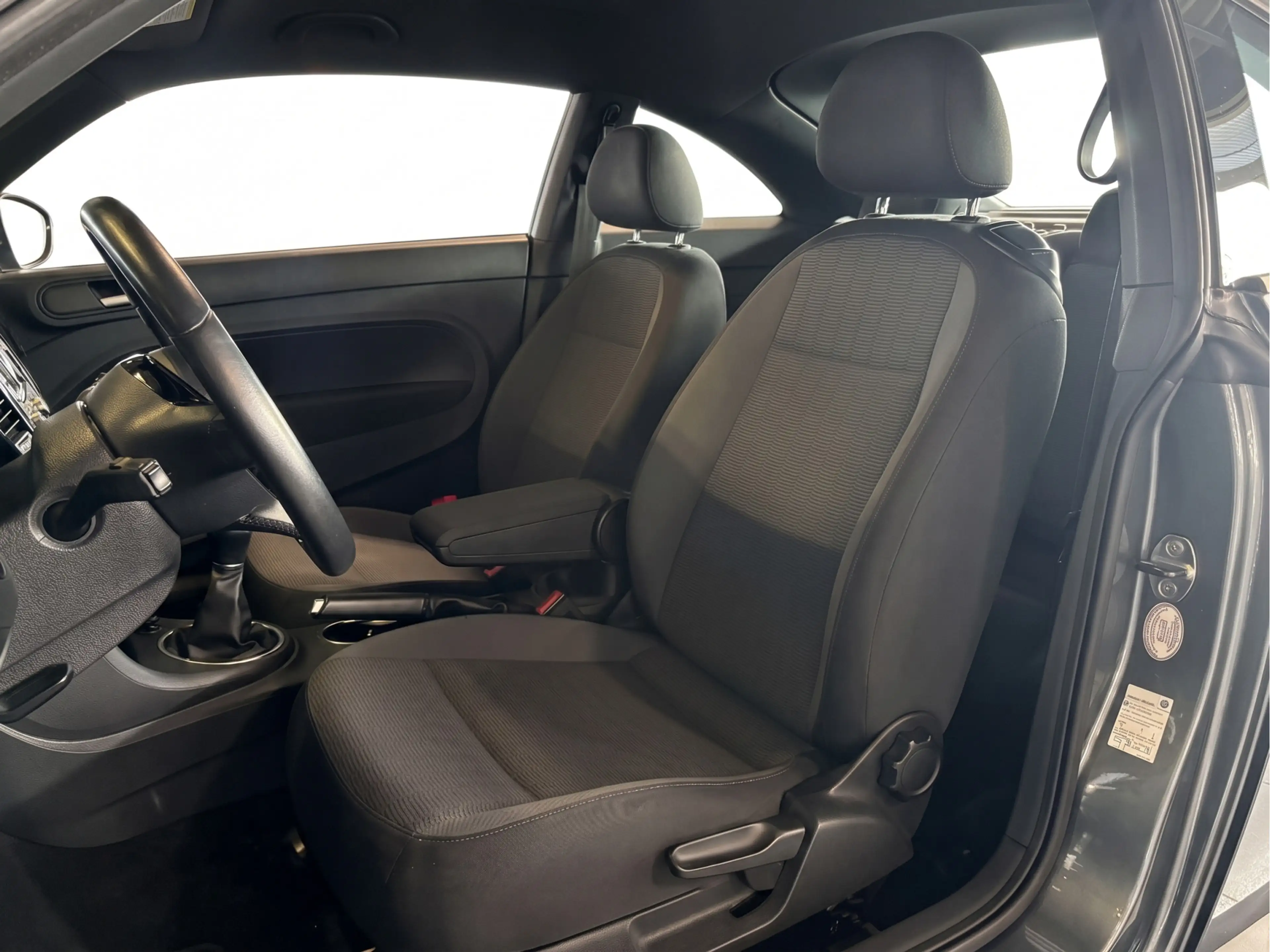 Volkswagen Beetle 1.2 TSI Design — photo 5
