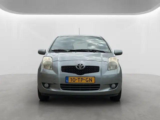 Toyota Yaris view 9
