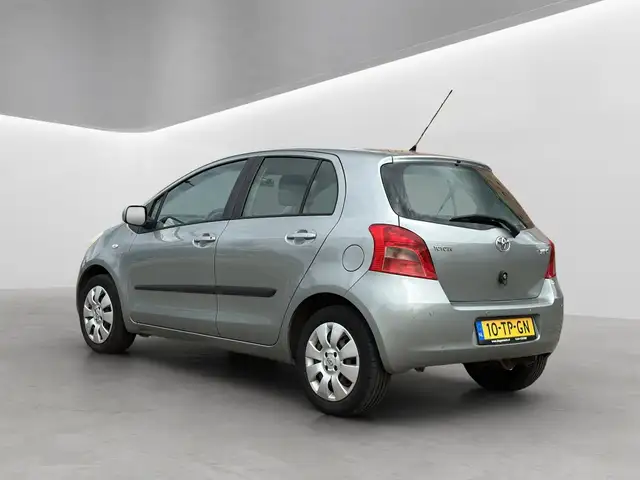 Toyota Yaris view 5