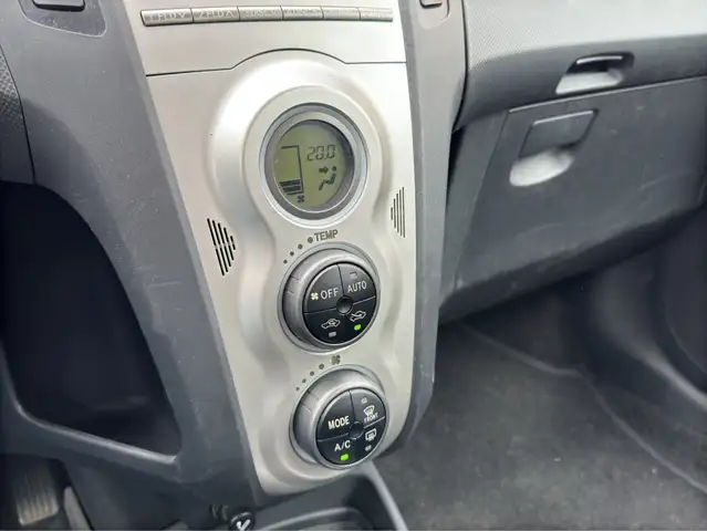 Toyota Yaris view 13
