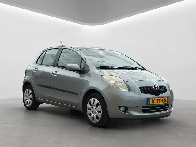 Toyota Yaris view 8