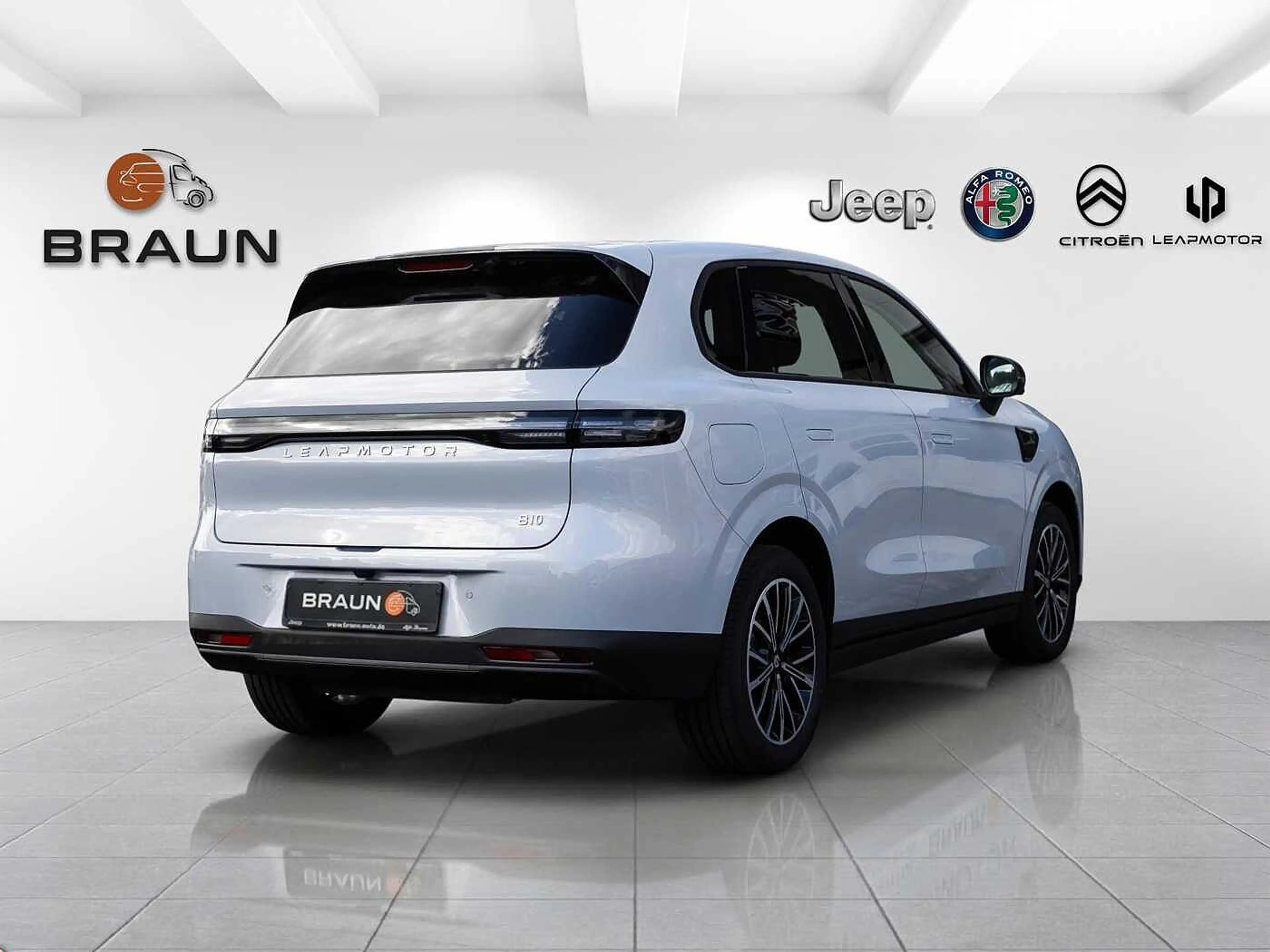 Leapmotor B10 67,1 kWh Design Pro Max — photo 3