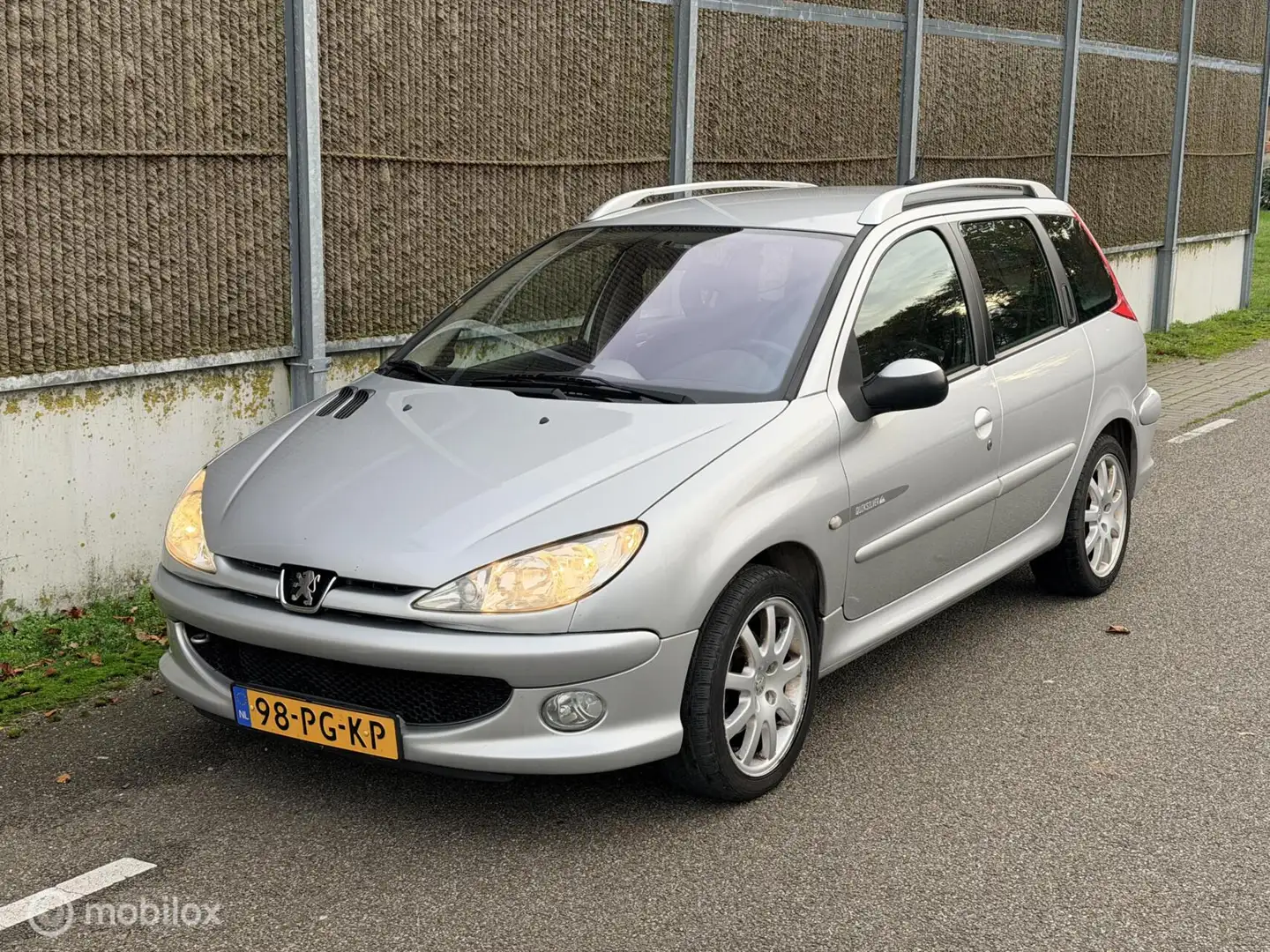 Peugeot 206 SW 1.6-16V Griffe NAP/APK/AIRCO Grijs - 1
