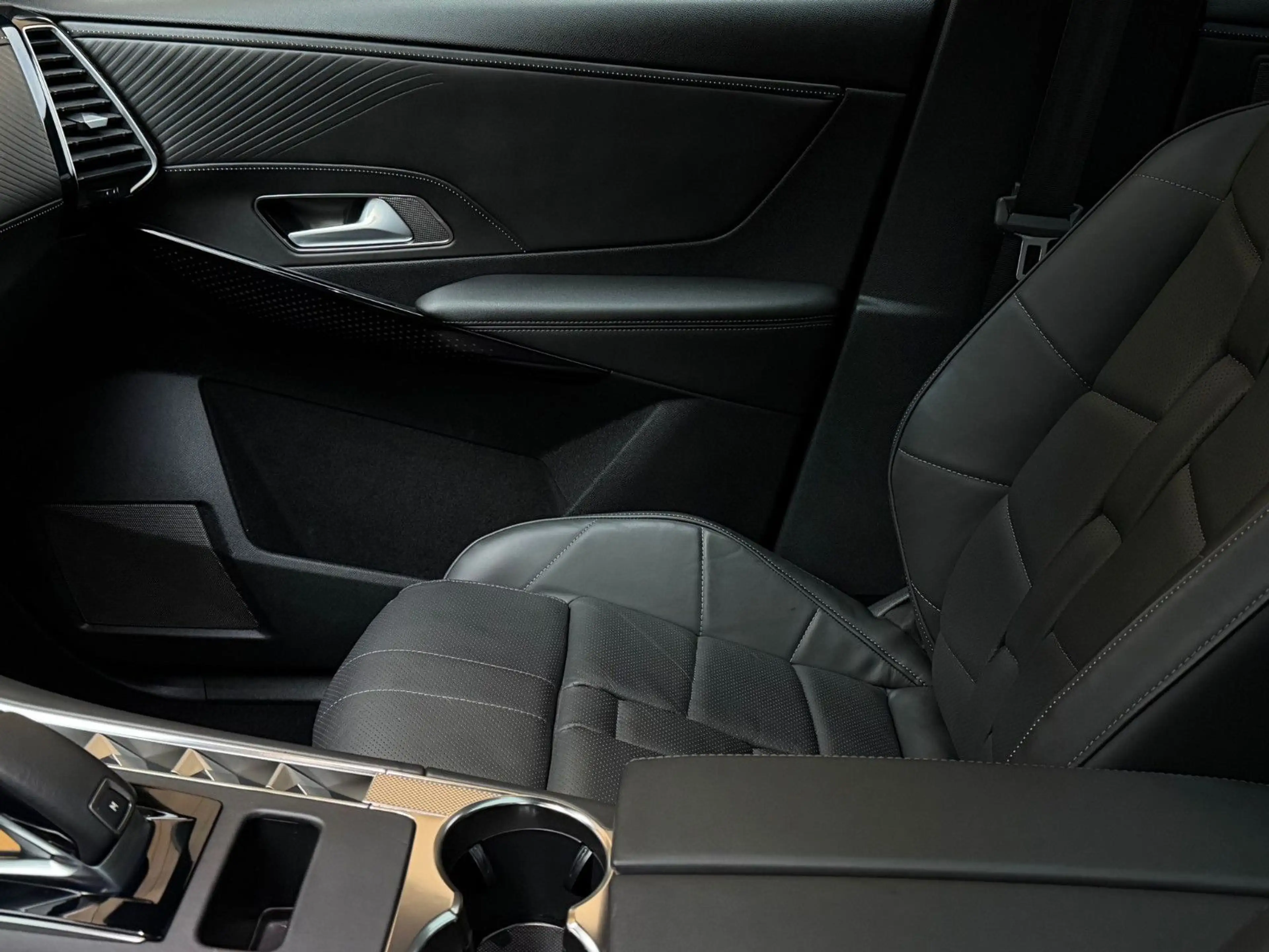 DS Automobiles DS 7 DS7 Etoile BlueHDI 130 EAT8 PANO | FOCAL | NAPPA — photo 8