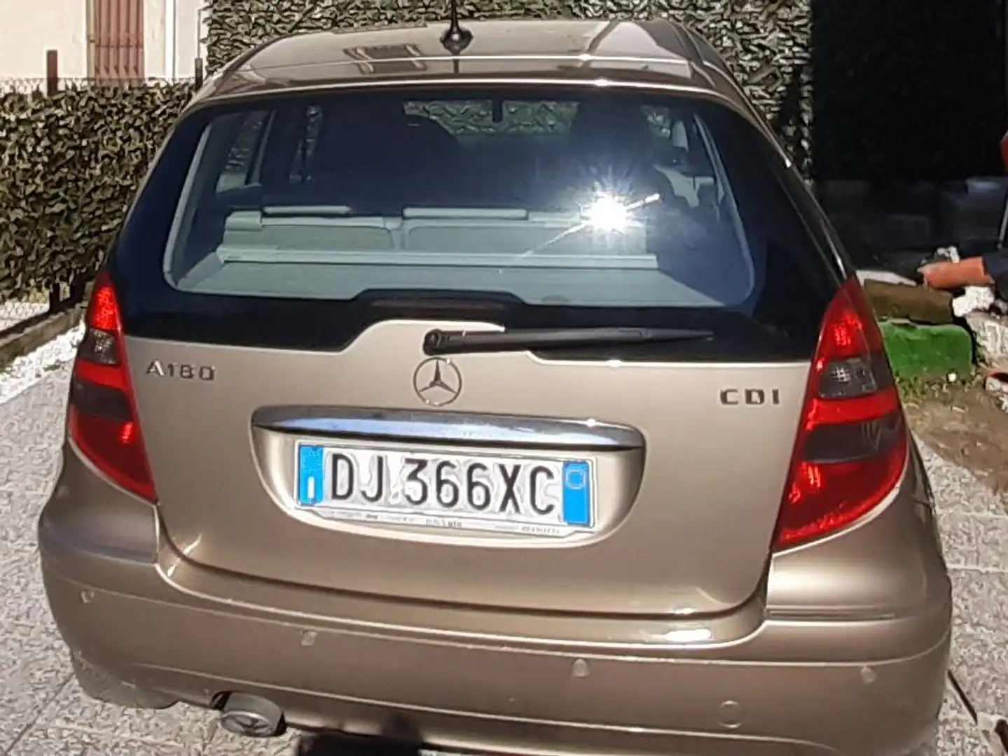 Mercedes-Benz A 180 Classe A - W/C 169 cdi Elegance Bronzová - 2