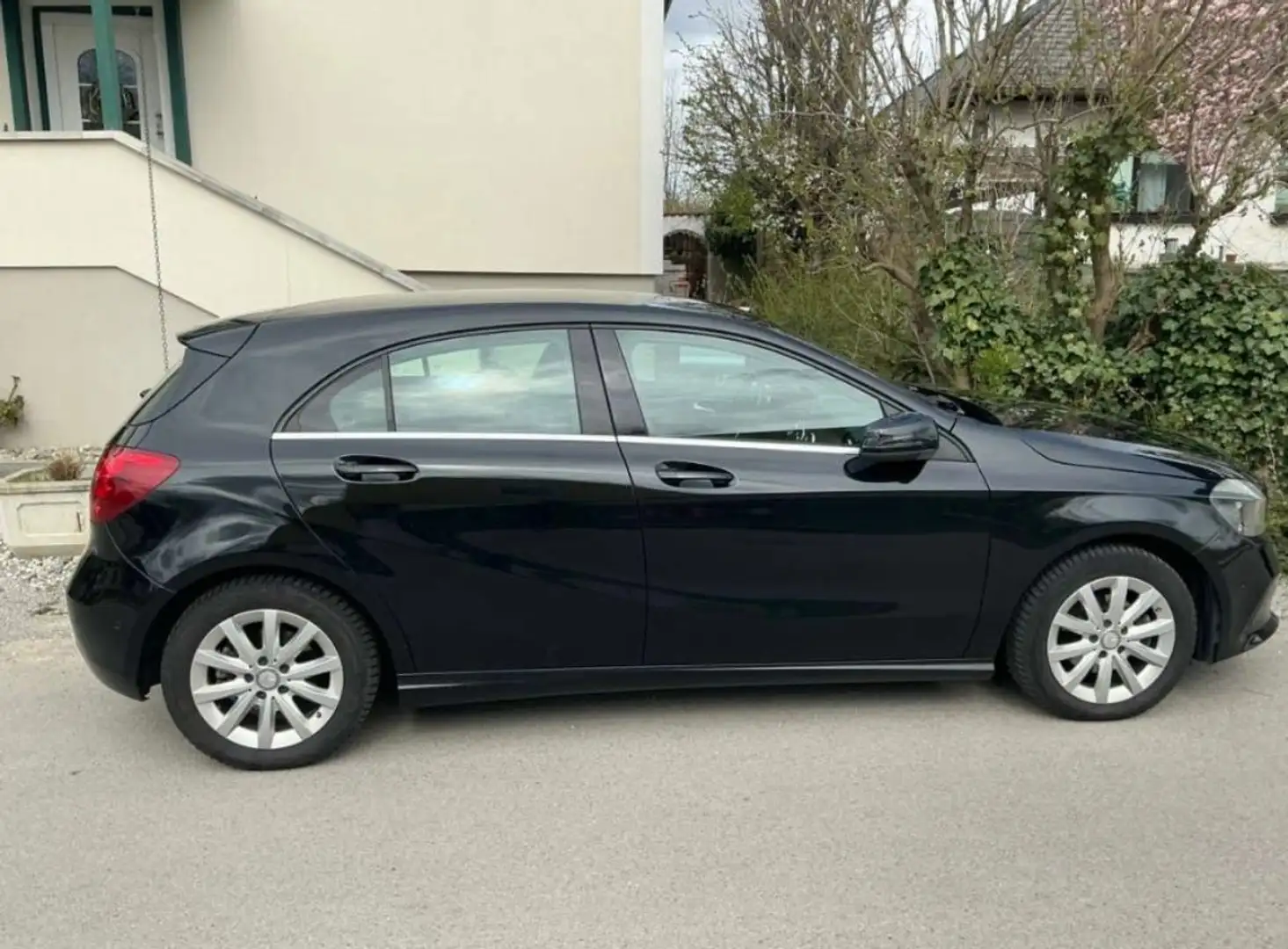 Mercedes-Benz A 160 A 160 d Schwarz - 2