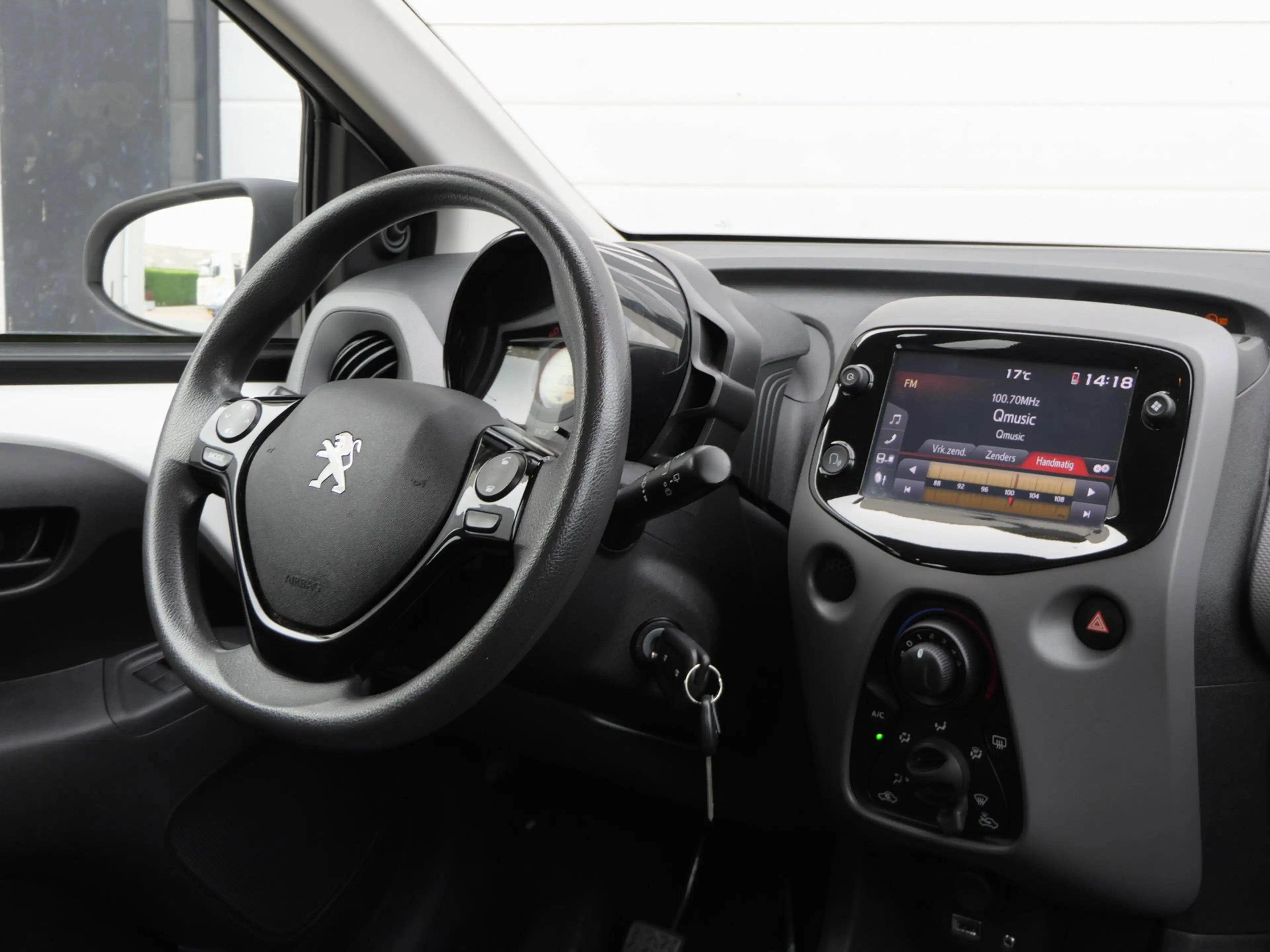 Peugeot 108 1.0 e-VTi Active 5-Deurs | Carplay | Camera | Airc — photo 9