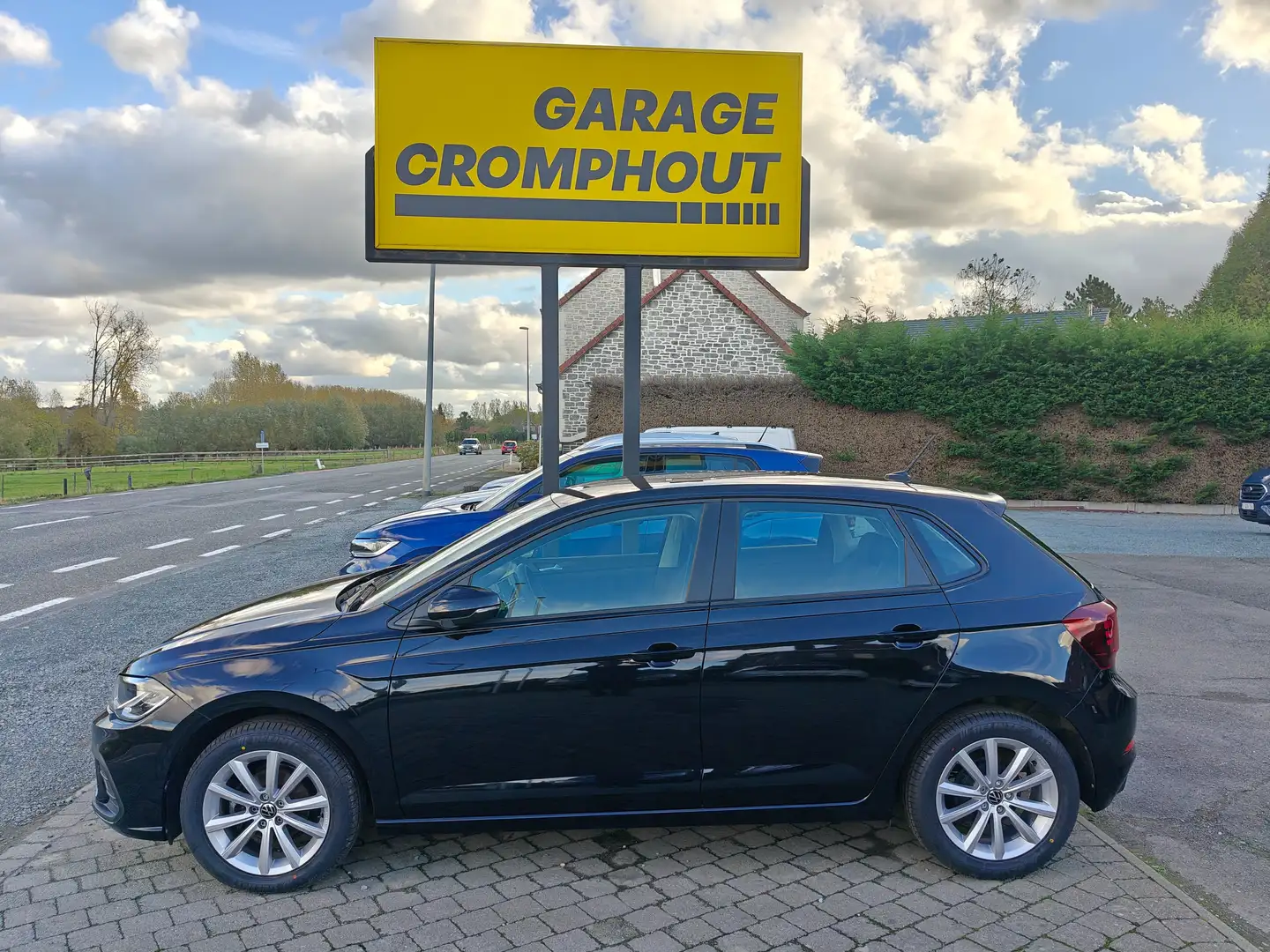 Volkswagen Polo Polo 1.0 Life 80 pk Zwart - 1
