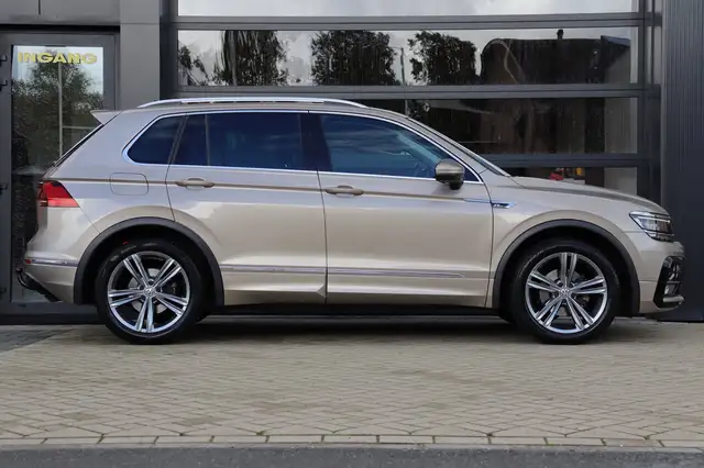 Volkswagen Tiguan view 12