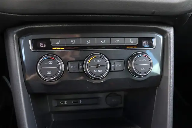Volkswagen Tiguan view 21