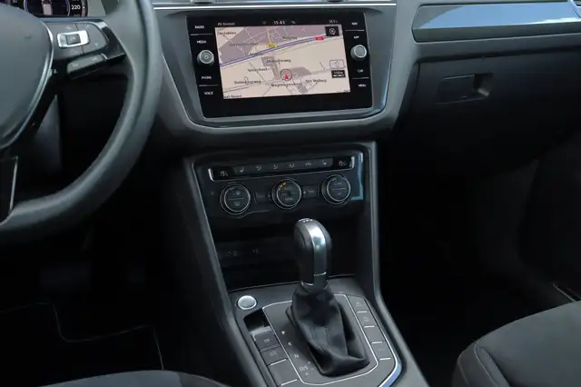 Volkswagen Tiguan view 19
