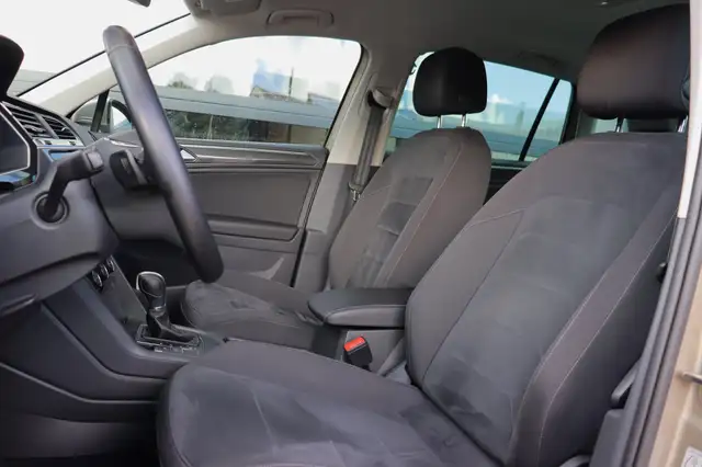 Volkswagen Tiguan view 4