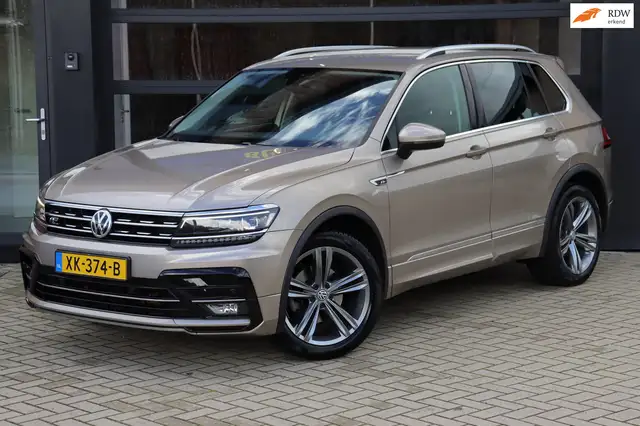 2018 Volkswagen Tiguan in Yellow for sale