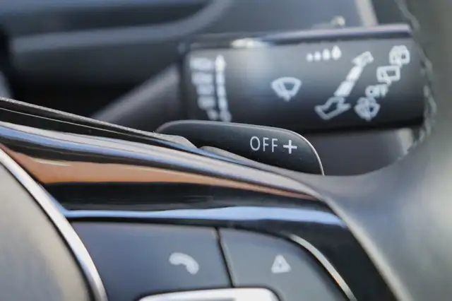 Volkswagen Tiguan view 11