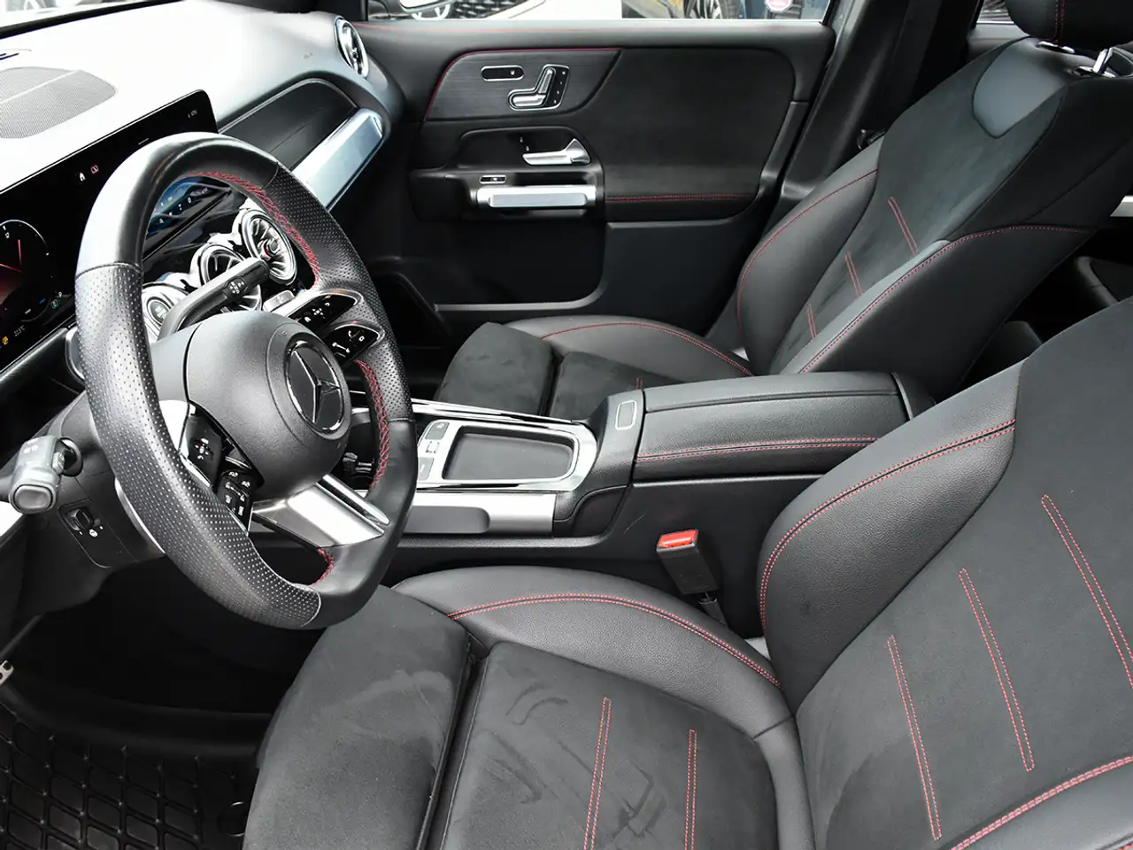 Mercedes-Benz GLB fotografie Mercedes-Benz GLB