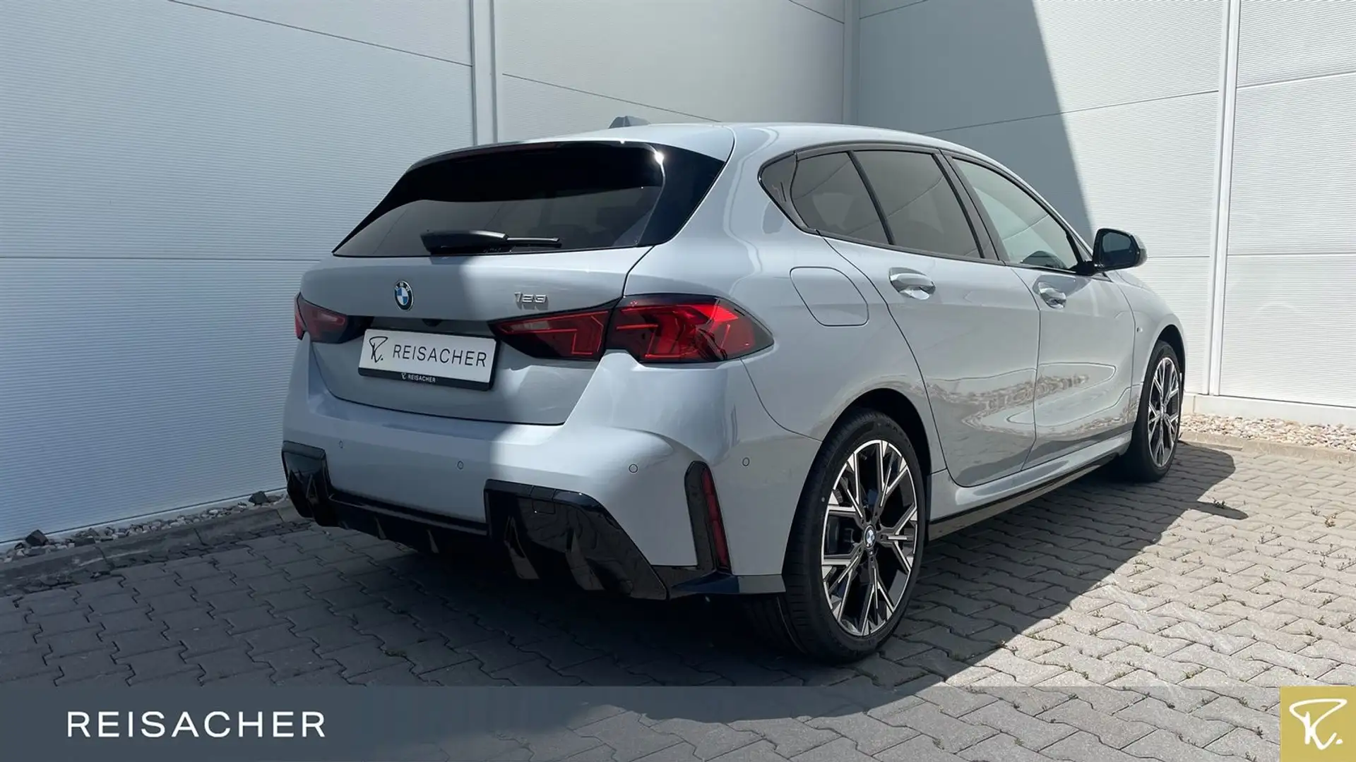 BMW 123 xDrive Sportpaket Autom. Parksystem DAB Серый - 2