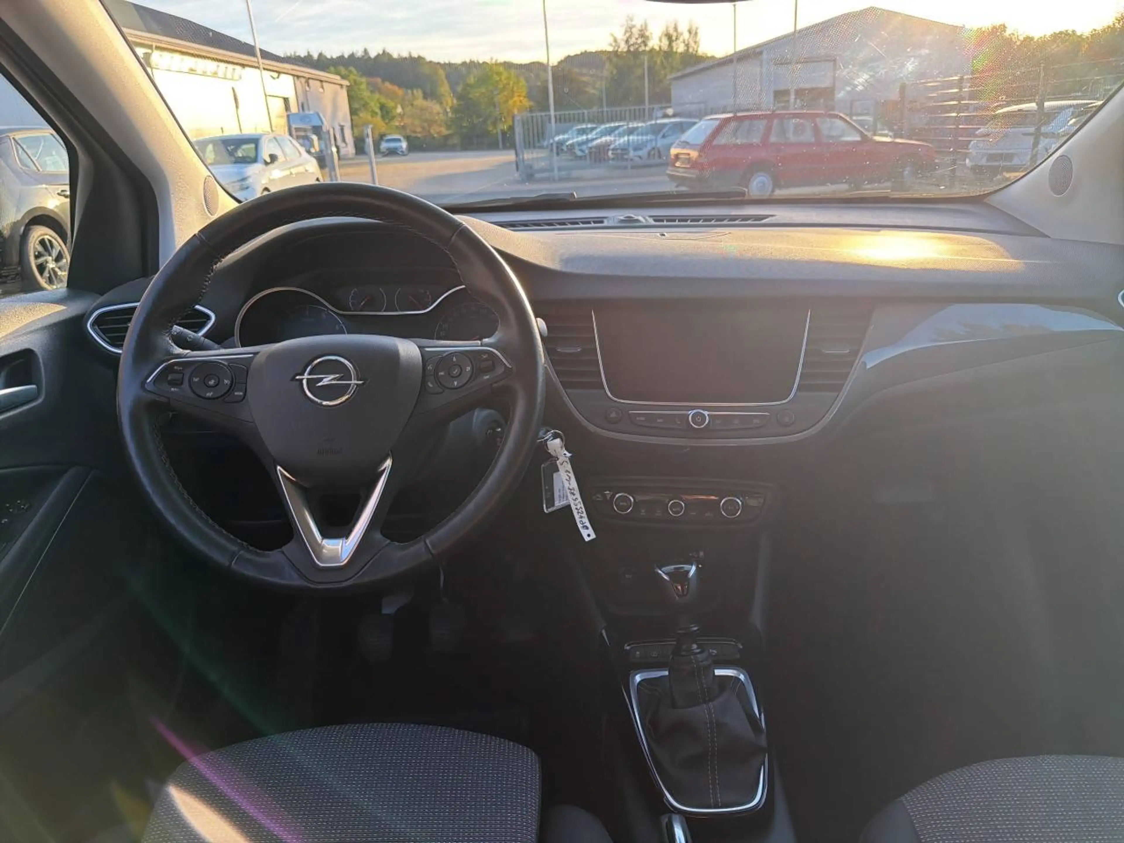 Opel Crossland X Elegance — photo 8