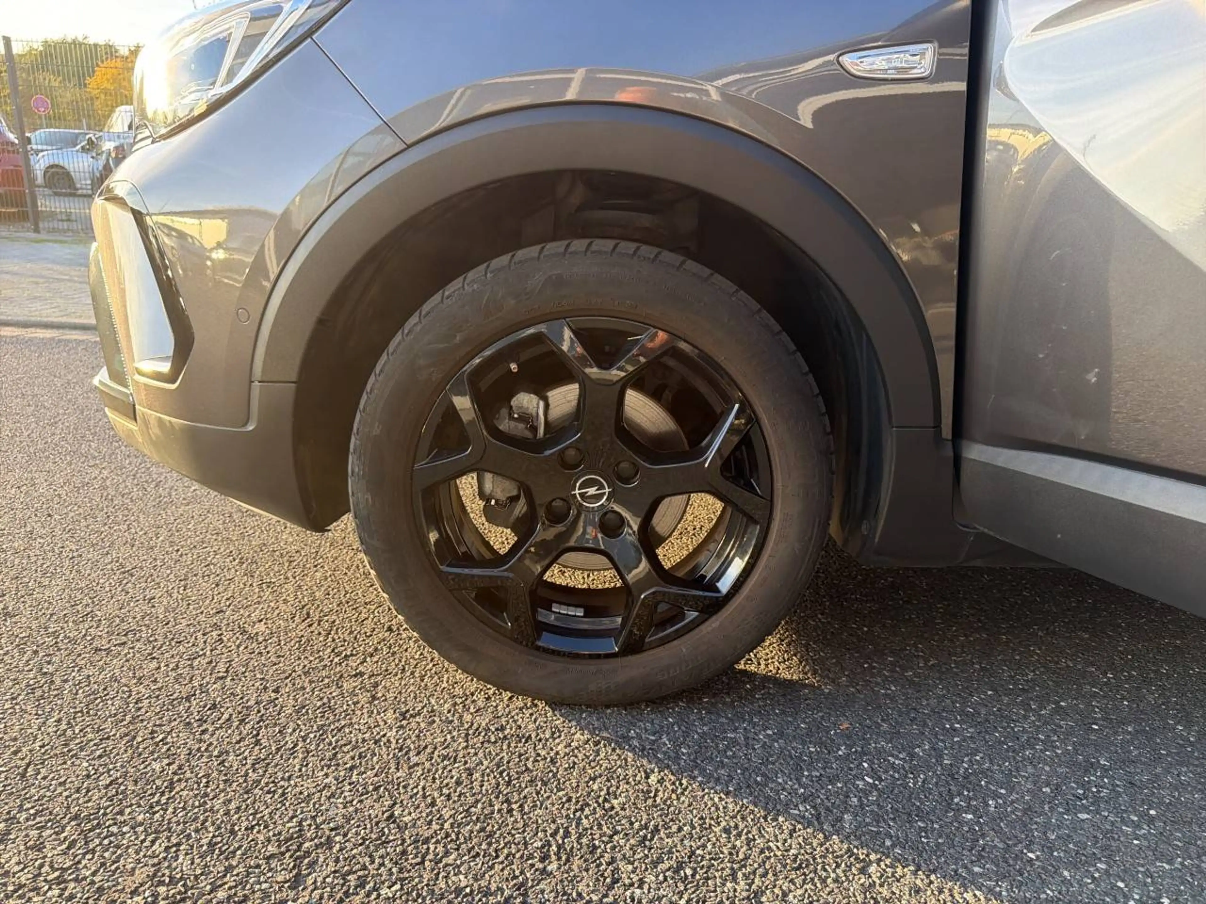 Opel Crossland X Elegance — photo 11