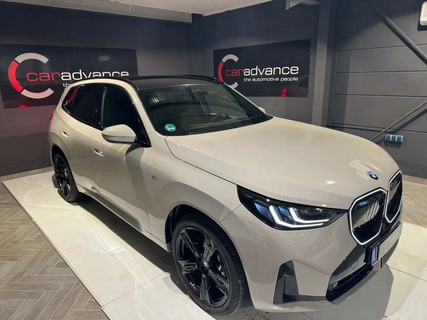 BMW X3 20d xDrive M Sport Grau - 2