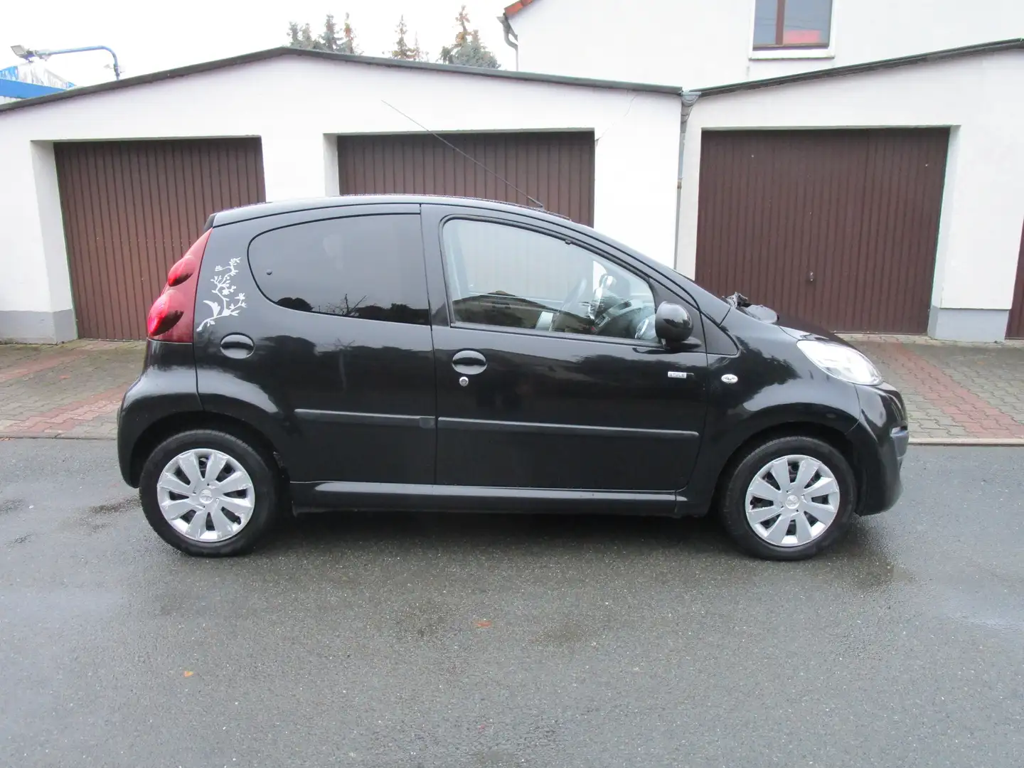 Peugeot 107 Envy * 1,0 * 1. Hand *  Scheckheft Schwarz - 2