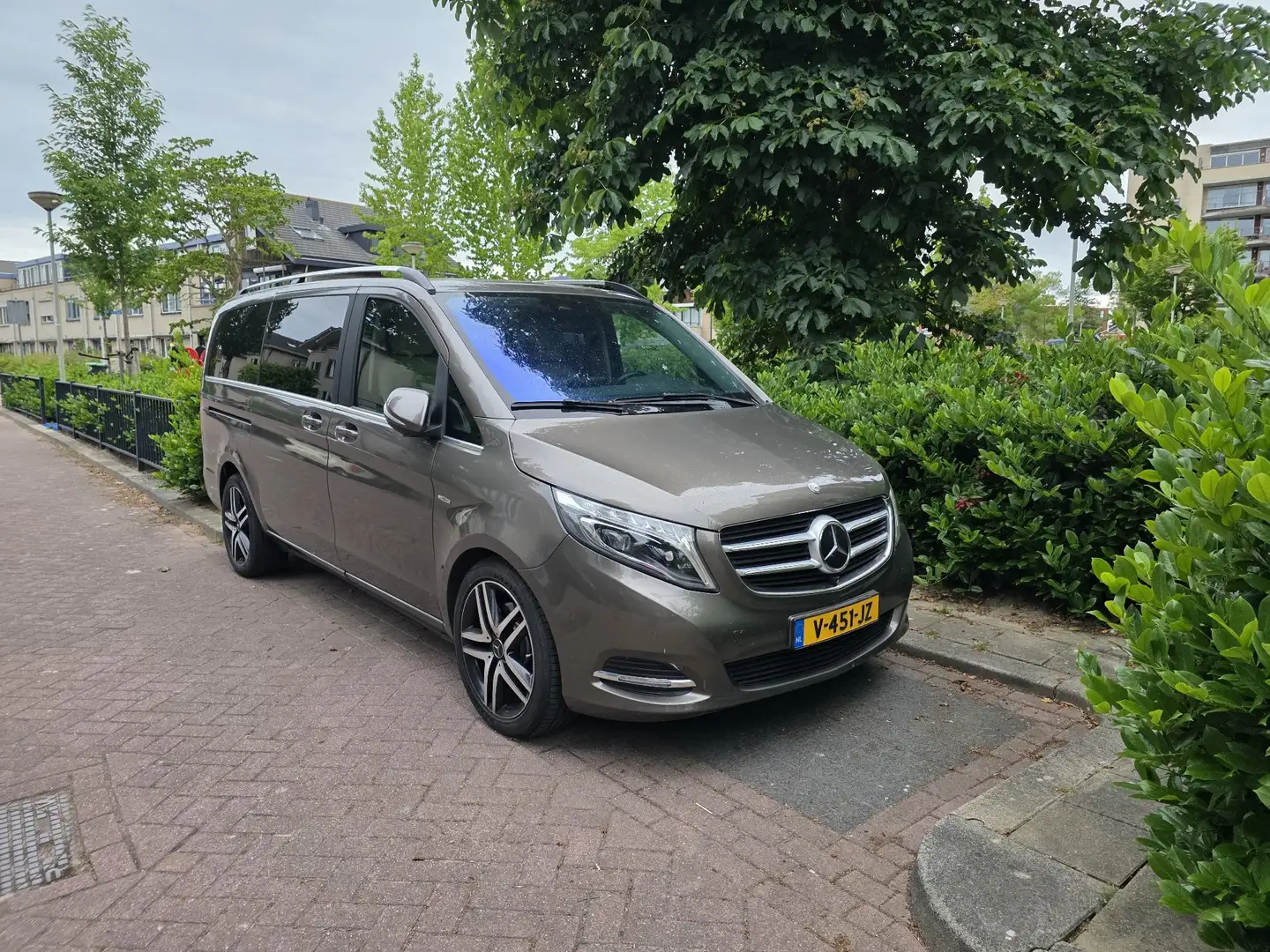 Mercedes-Benz V 250 (BlueTEC) d lang 7G-TRONIC Avantgarde Edition - 1