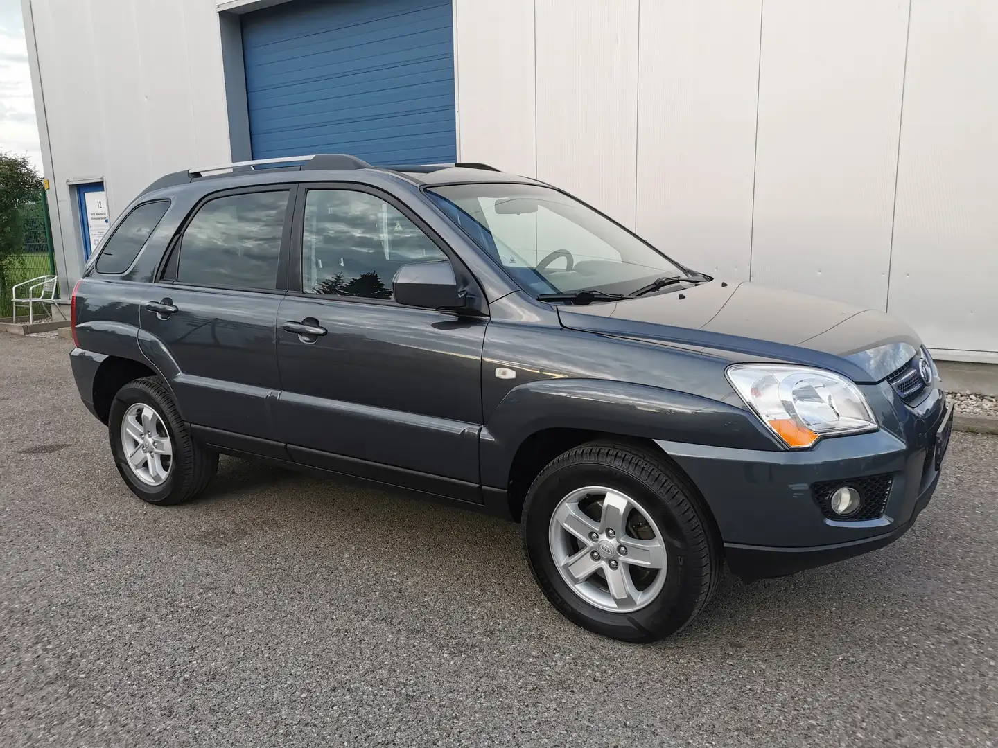 Kia Sportage 4WD Active Grau - 1
