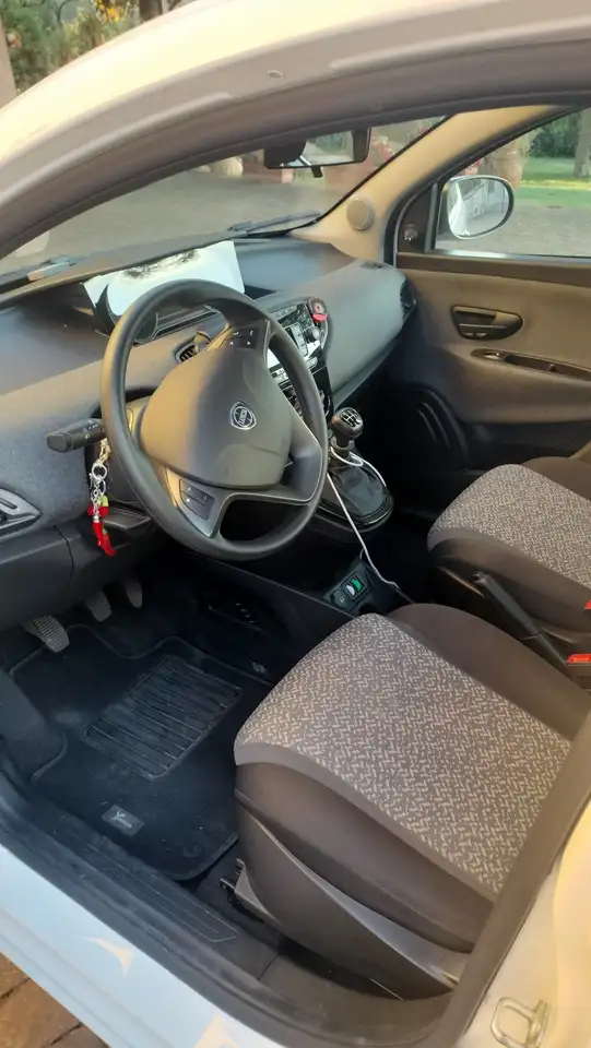 Lancia Ypsilon 2023