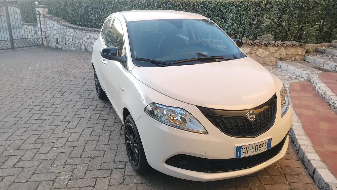Lancia Ypsilon 2023