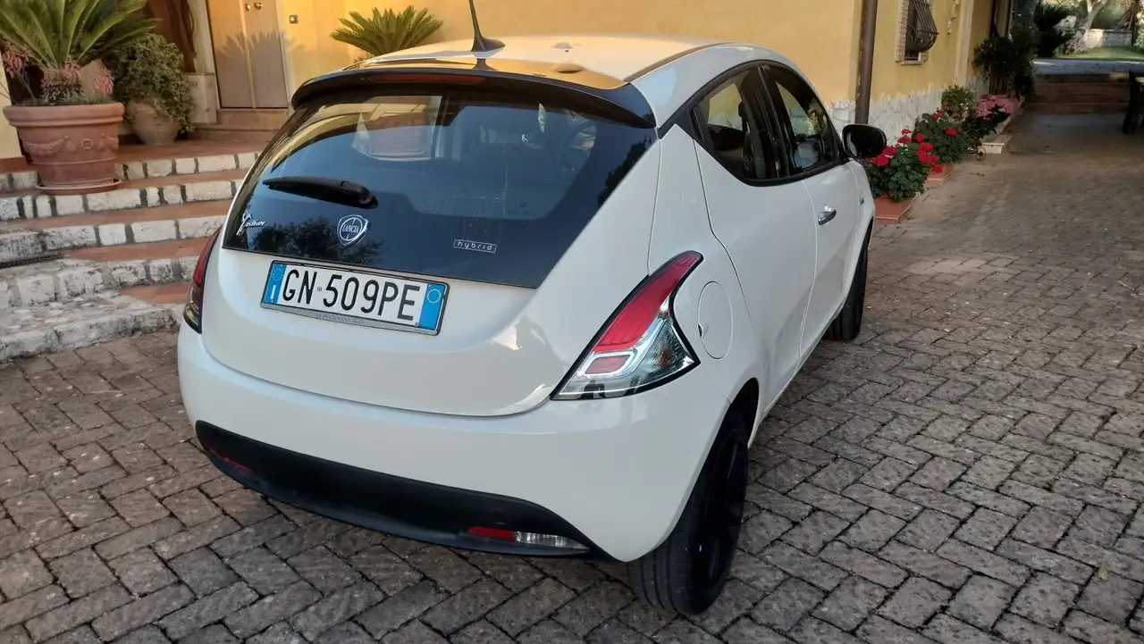 Lancia Ypsilon 2023