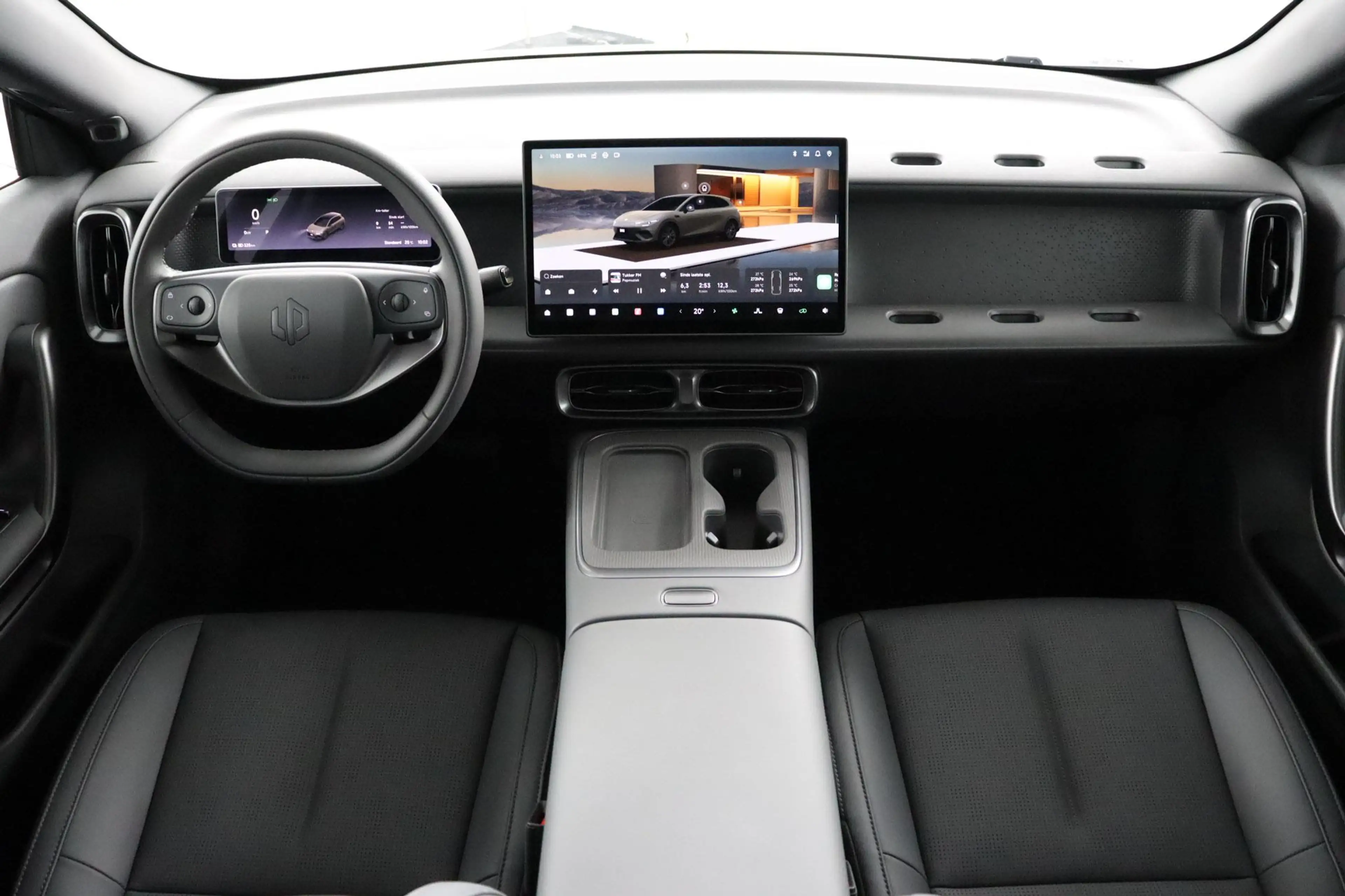 Leapmotor B05 ProMax Design 67.1 kWh Automatische Airco | Full M — photo 4