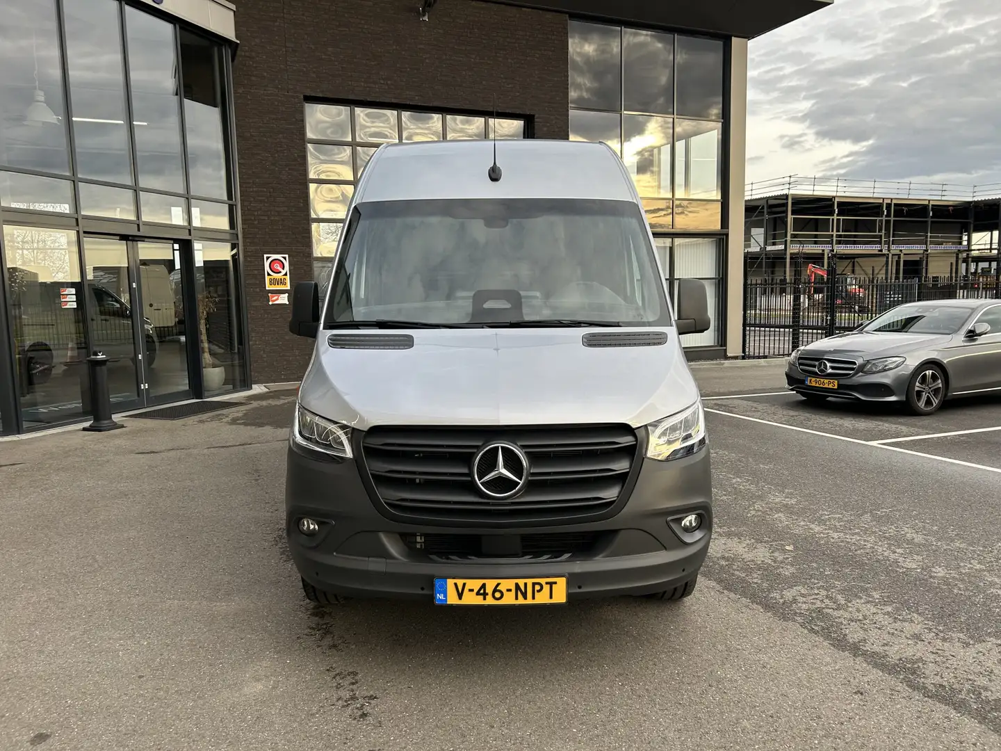 Mercedes-Benz Sprinter 317 CDI L2 H2 Pro LED / MBUX / Navigatie / Camera Argent - 2