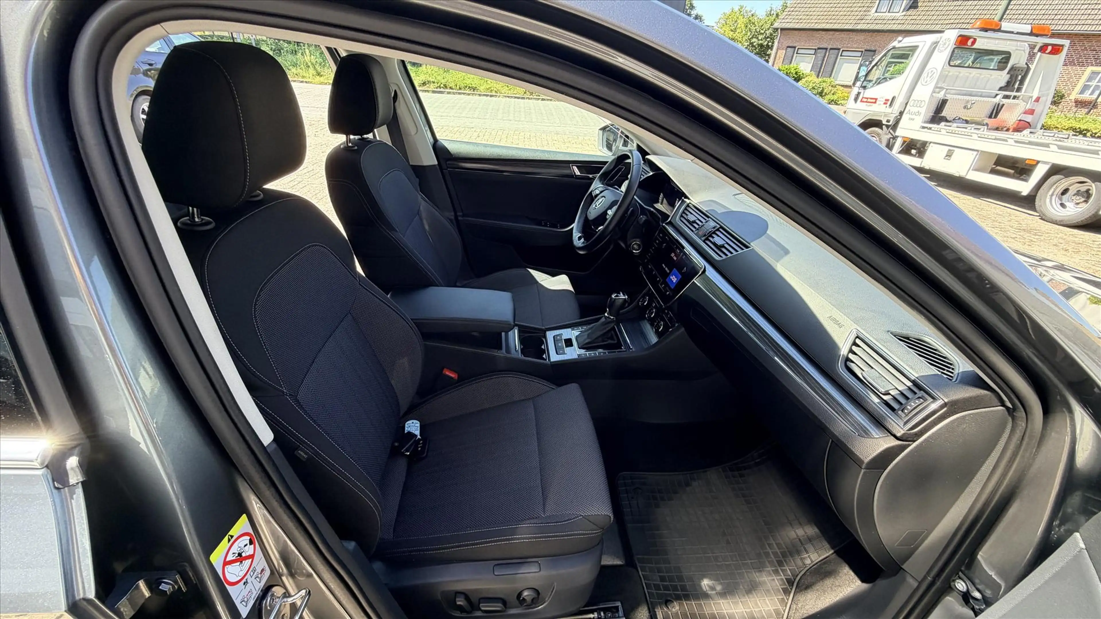 Skoda Superb Combi 1.4 TSI PHEV 218pk DSG-6 Business Style | 36 — photo 9