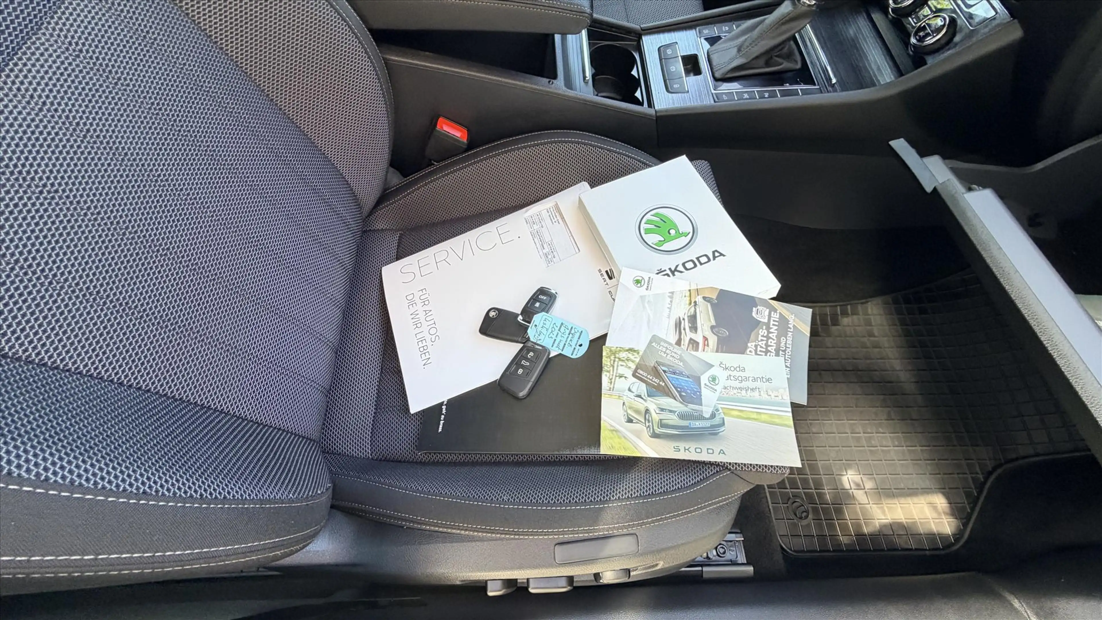 Skoda Superb Combi 1.4 TSI PHEV 218pk DSG-6 Business Style | 36 — photo 10