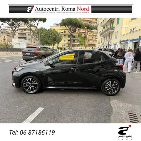 Toyota Yaris view 3